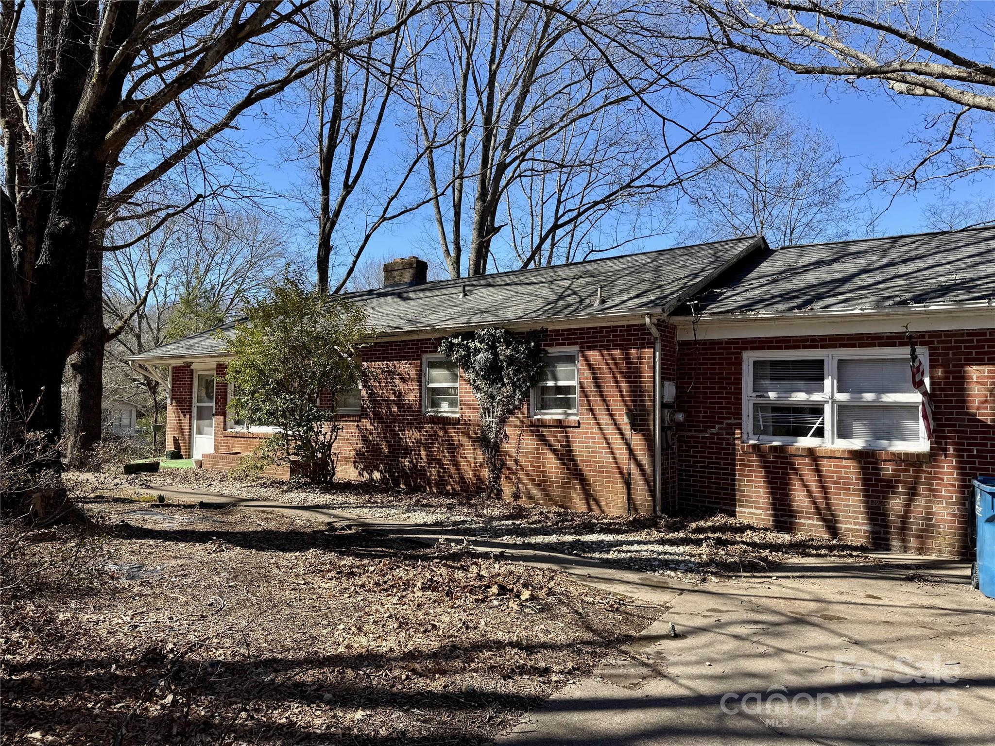 4073 Lee Cline Road Property Photo 3