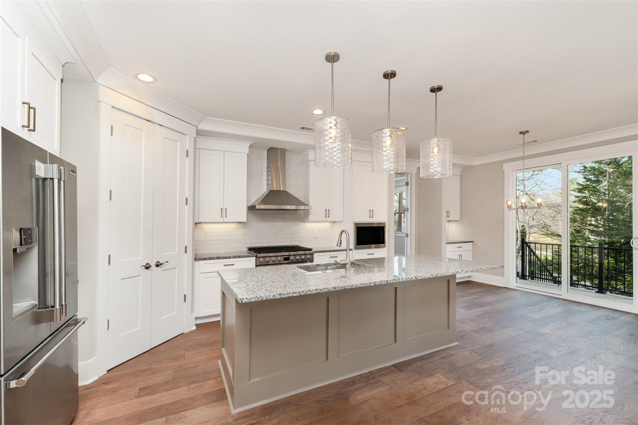 2069 Landry Lane 233 Property Photo 9