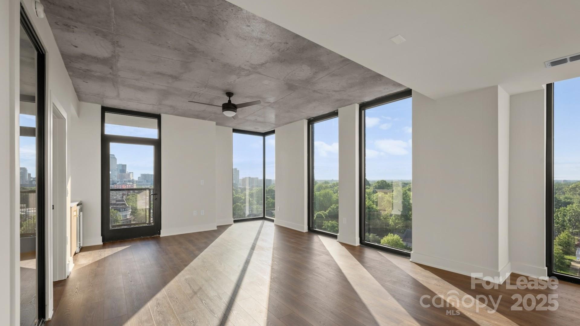 124 E Kingston Avenue C1-b Property Photo 3