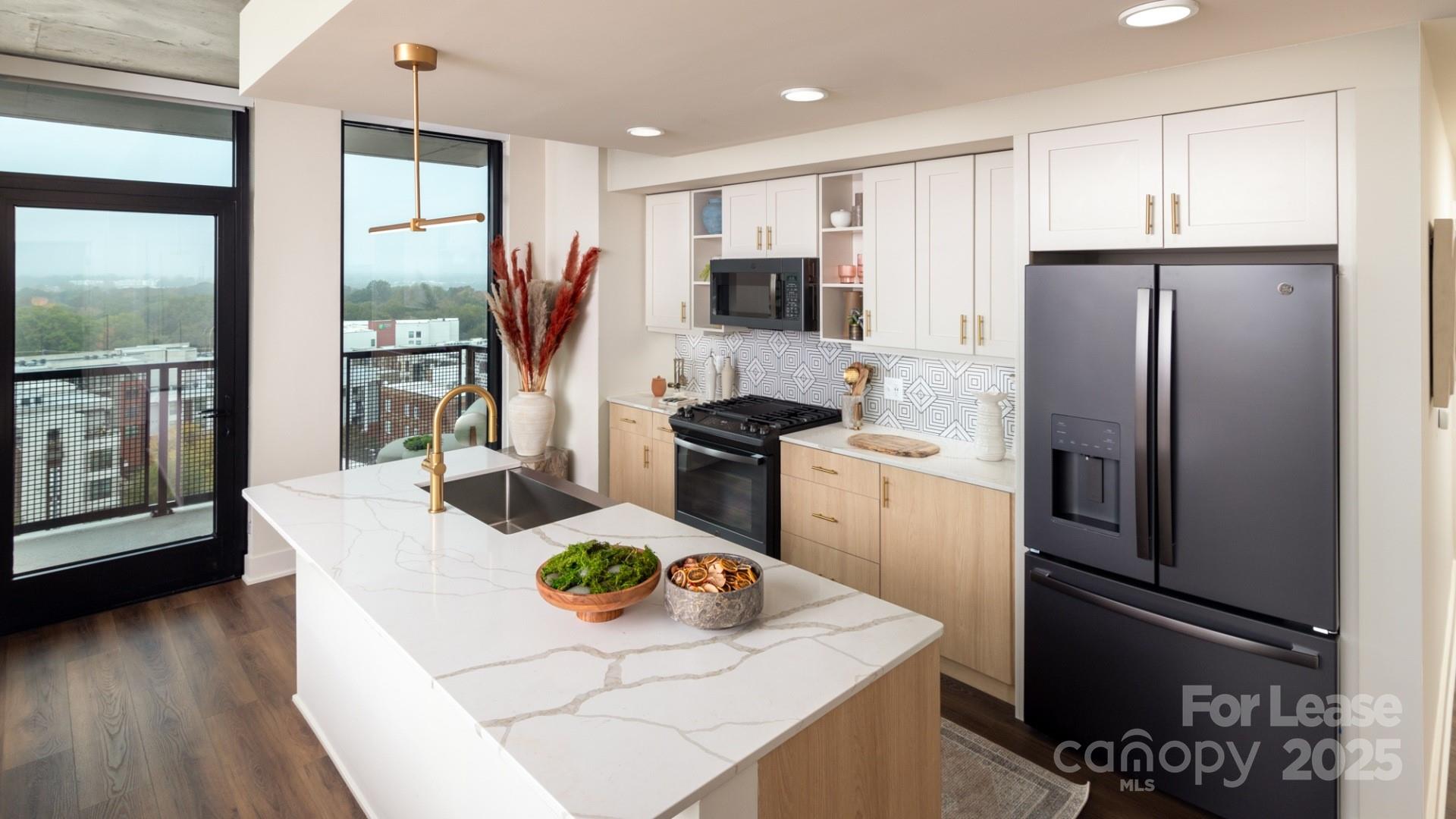 124 E Kingston Avenue C1-b Property Photo 23