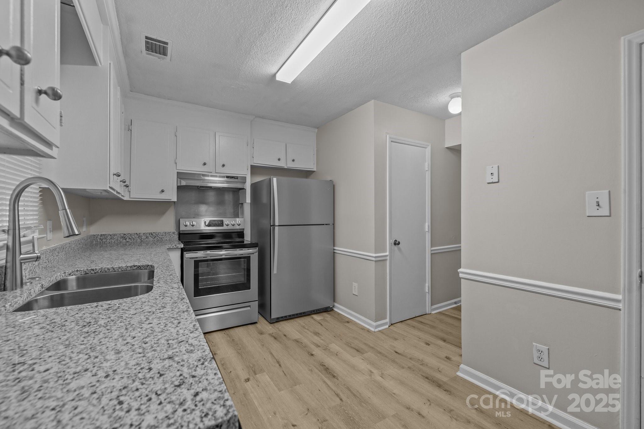 5948 Deveron Drive Property Photo 9