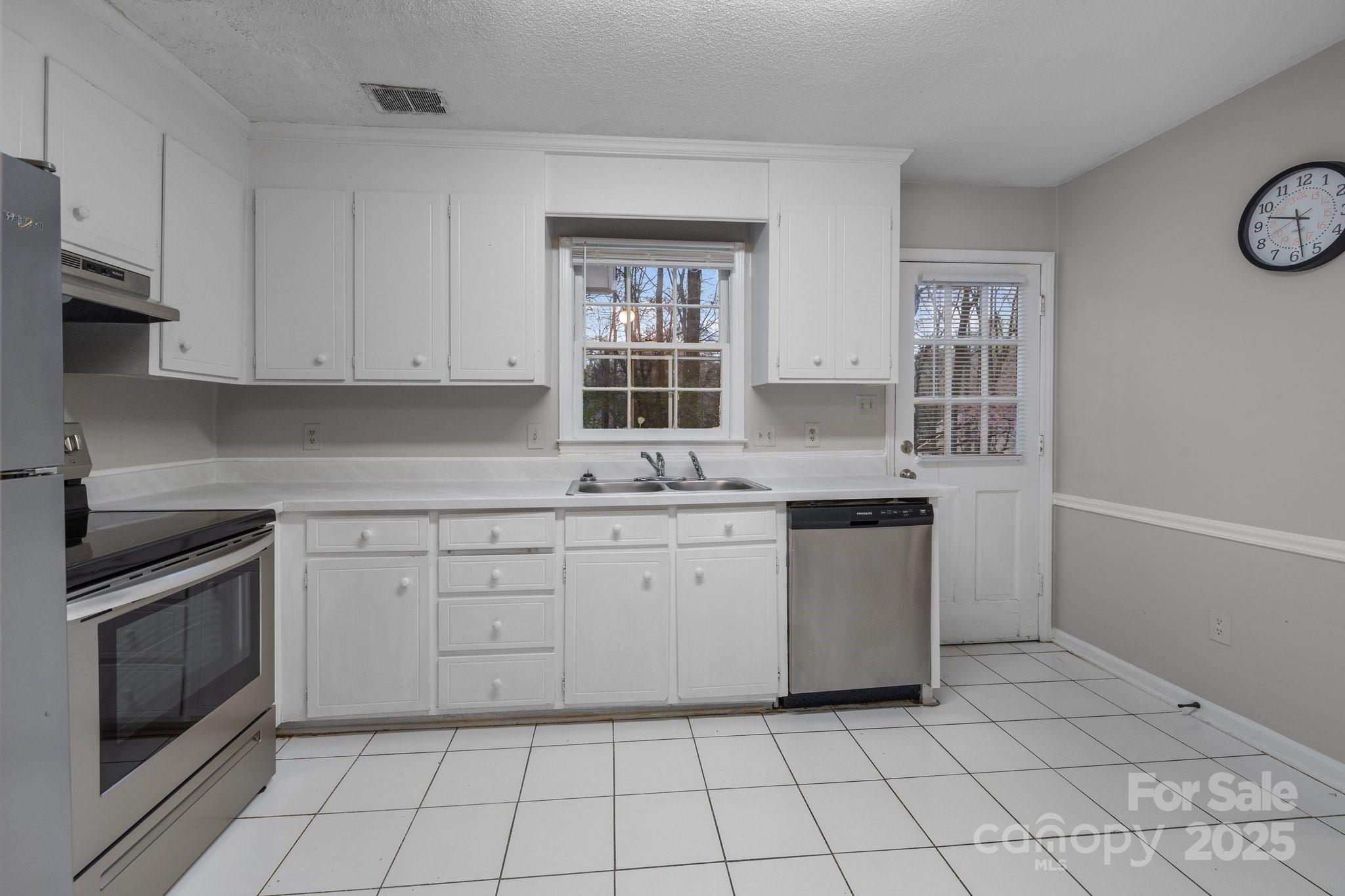 5948 Deveron Drive Property Photo 26