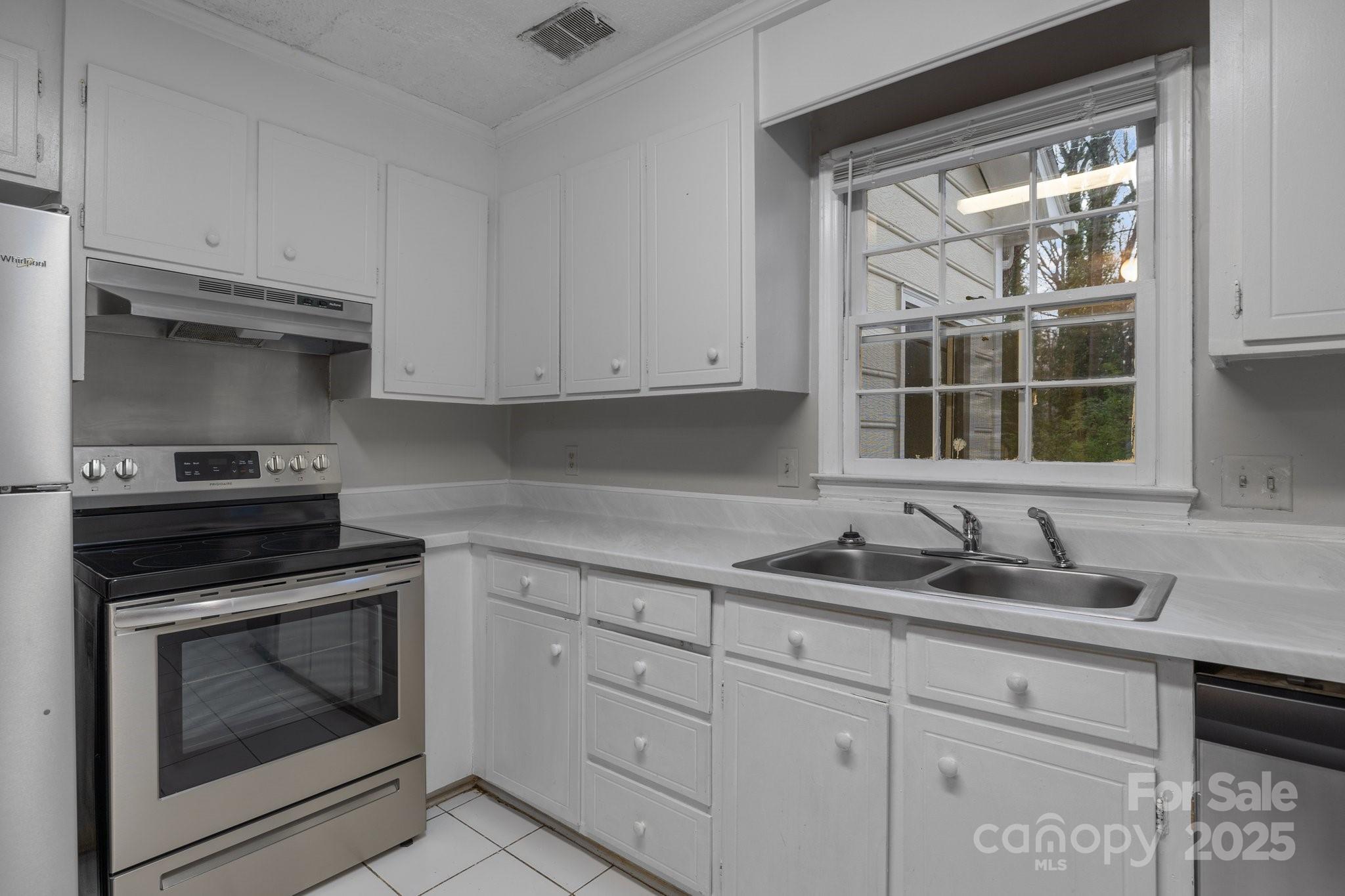 5948 Deveron Drive Property Photo 29