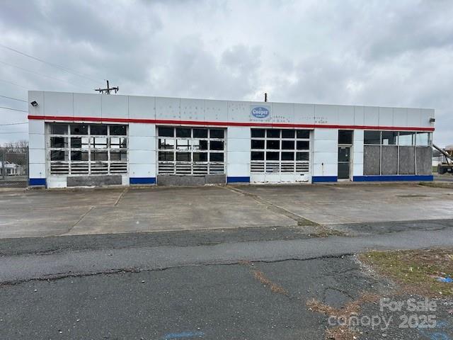 6331 Hwy 74 Boulevard Property Photo