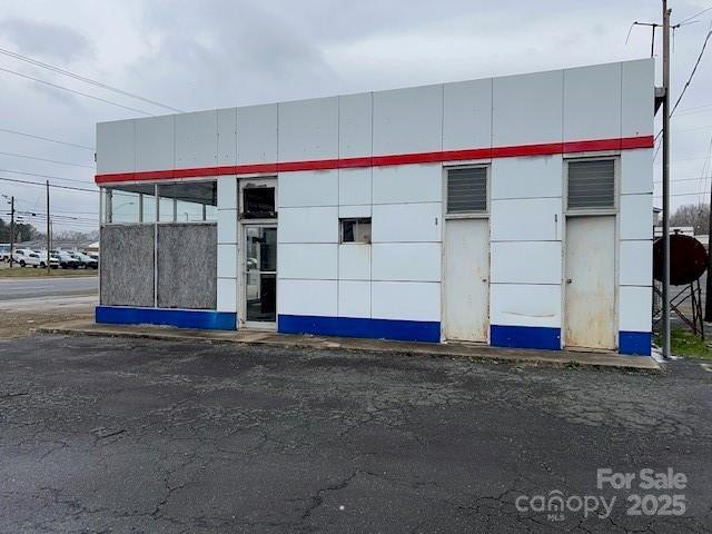 6331 Hwy 74 Boulevard Property Photo 3