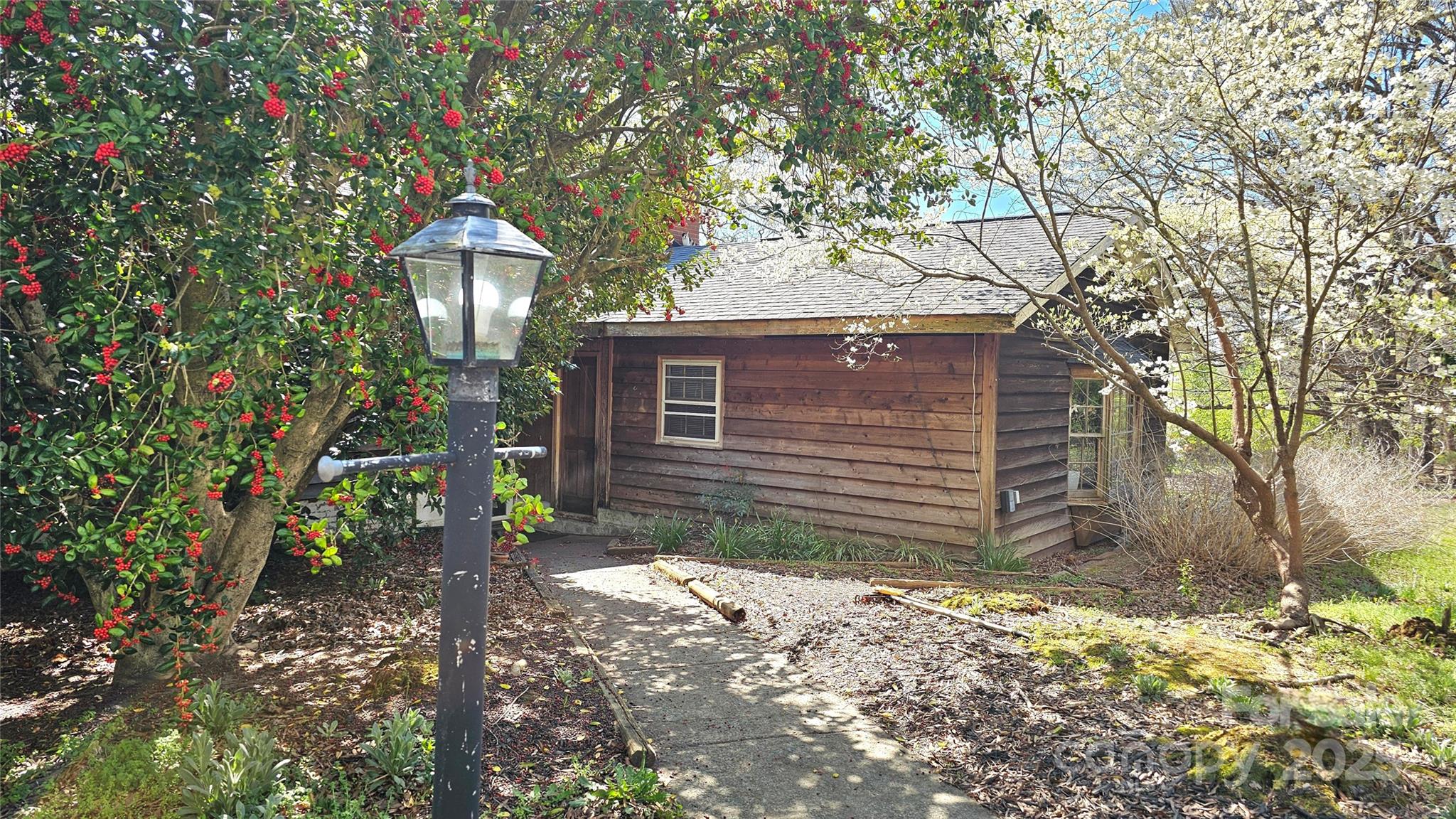 1116 Medlin Road Property Photo 4