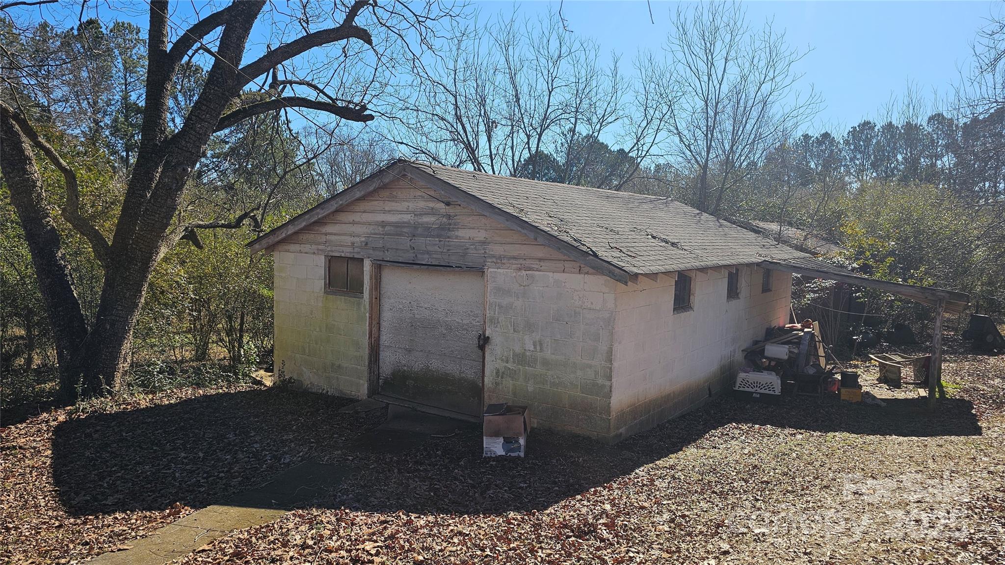 1116 Medlin Road Property Photo 7