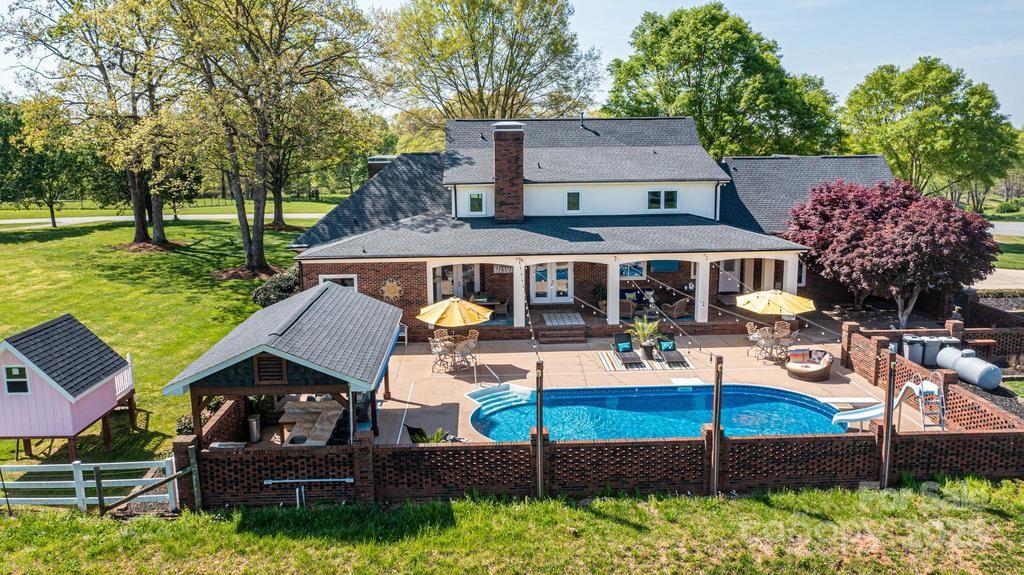 5544 Quail Creek Drive Property Photo 1
