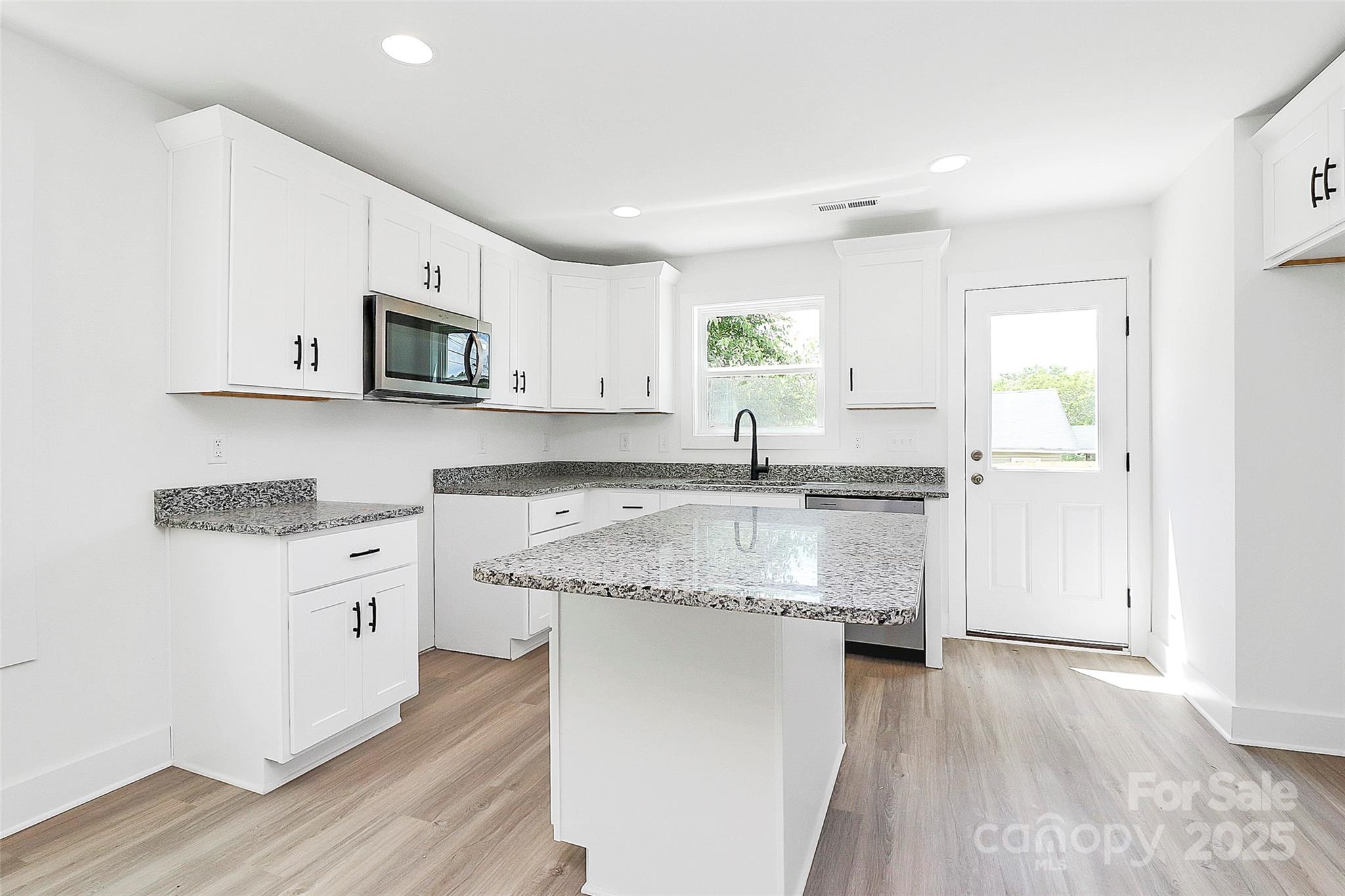 230 Georgia Street 63 Property Photo 7