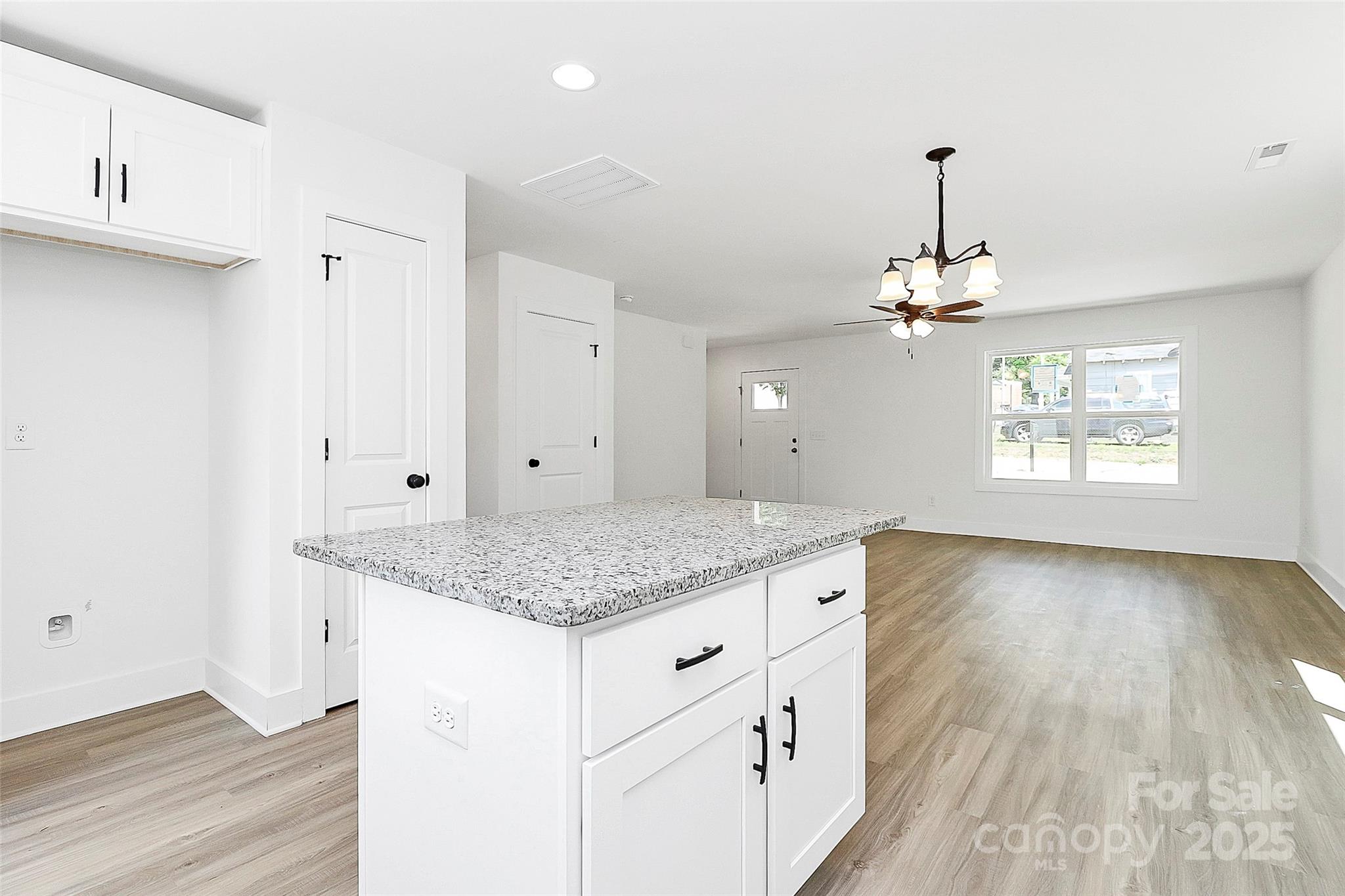 230 Georgia Street 63 Property Photo 8