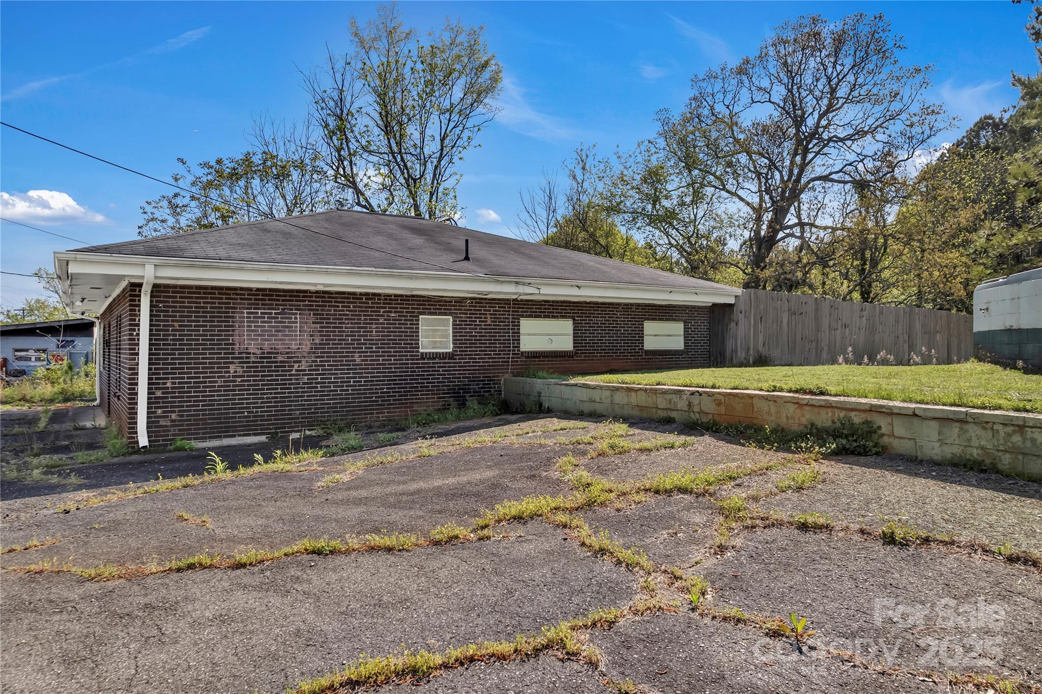 300 Shelby Road Property Photo 6