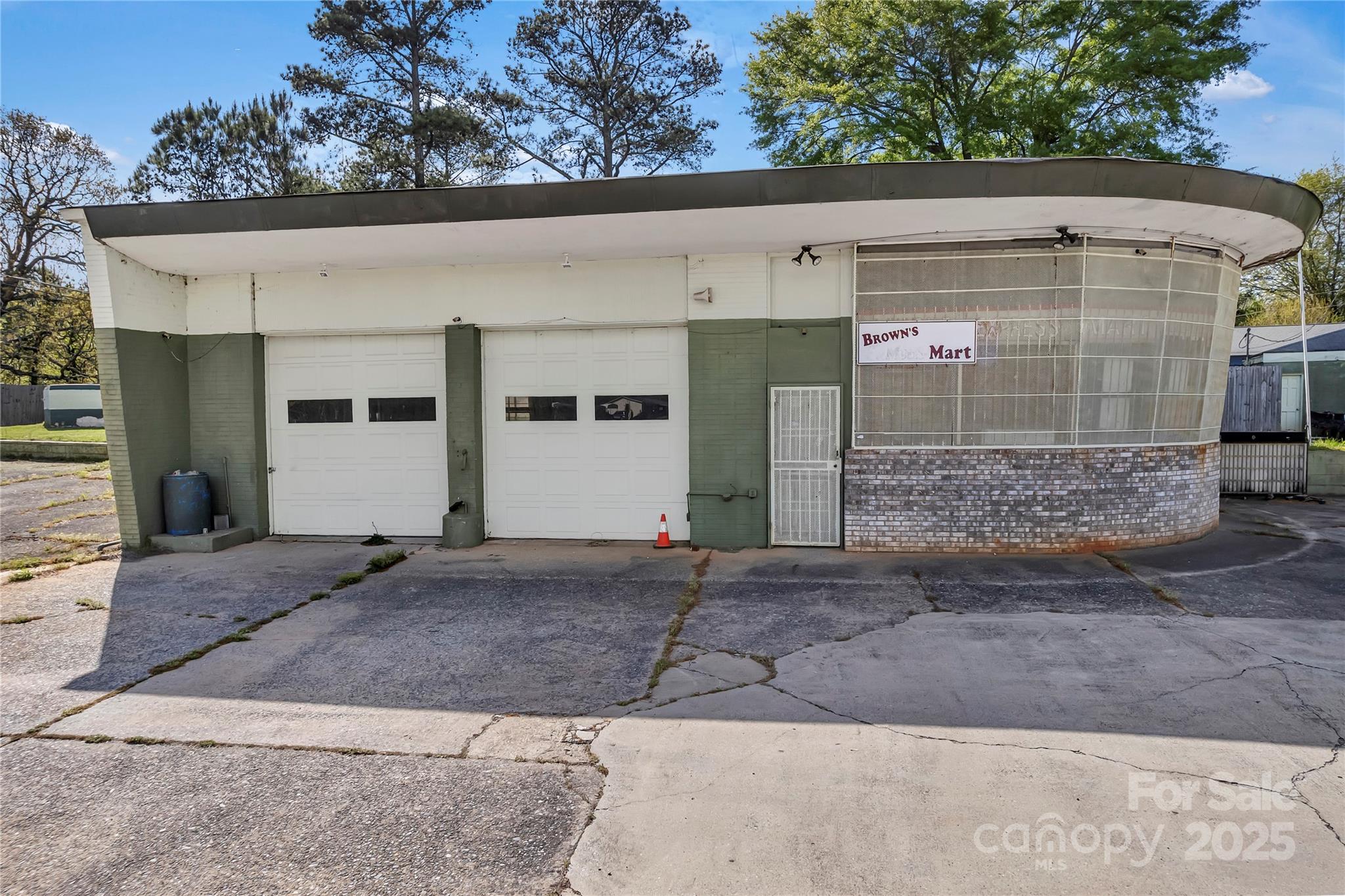 300 Shelby Road Property Photo 11