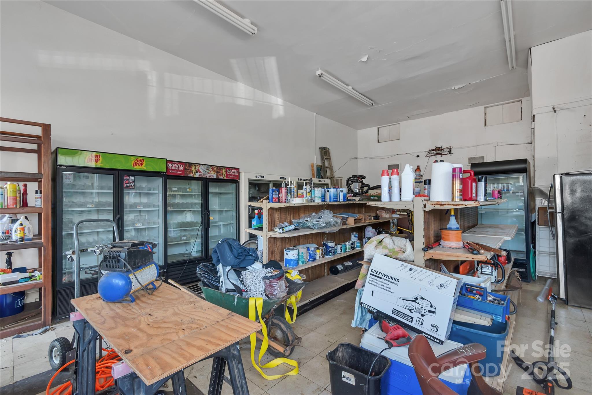 300 Shelby Road Property Photo 17