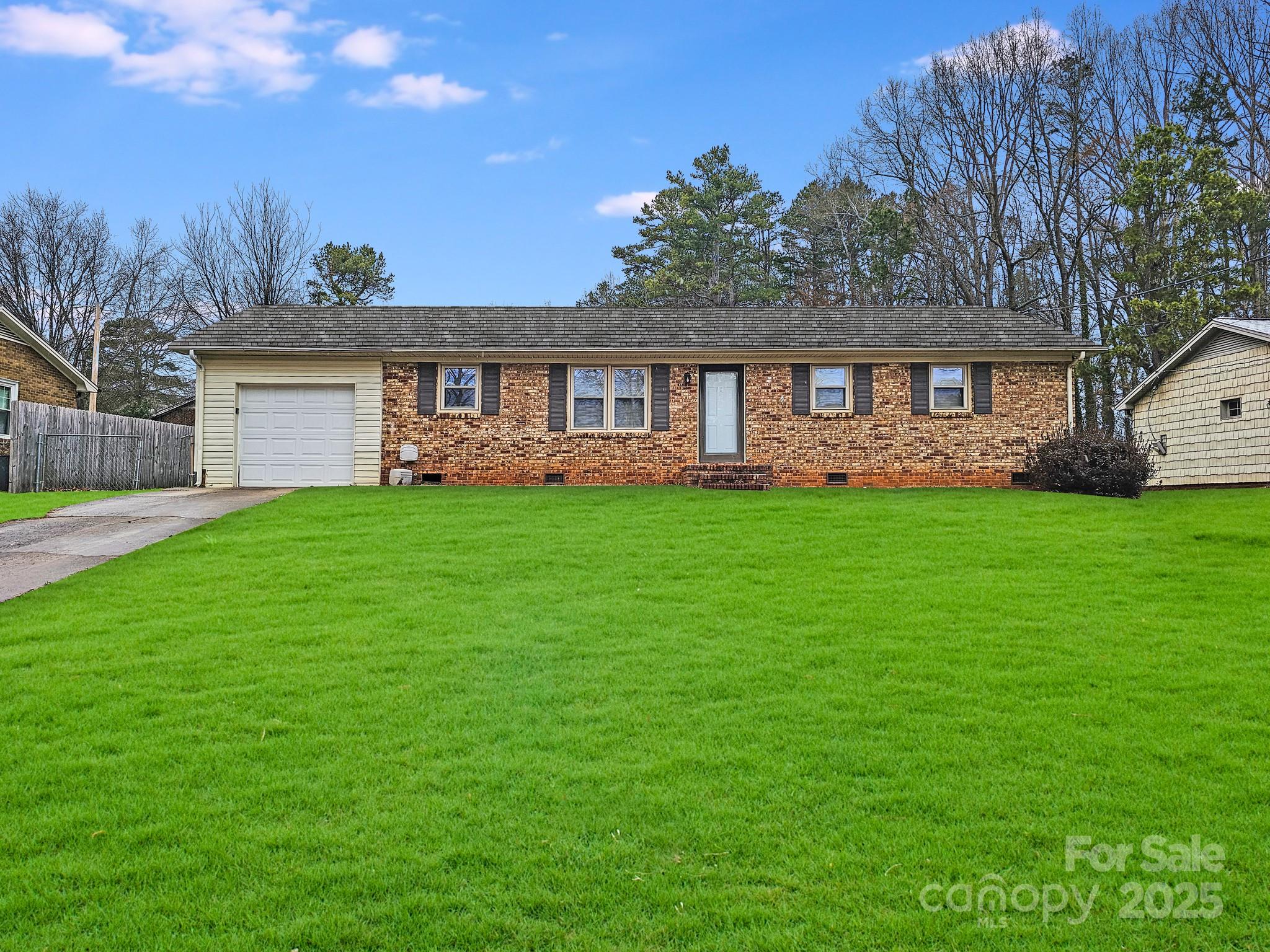 712 Stevens Street Property Photo