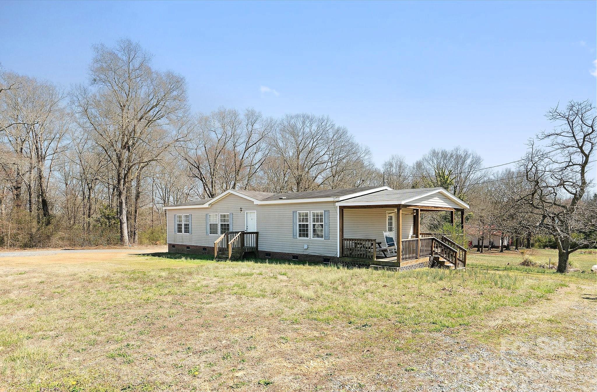 28103 Real Estate Listings Main Image