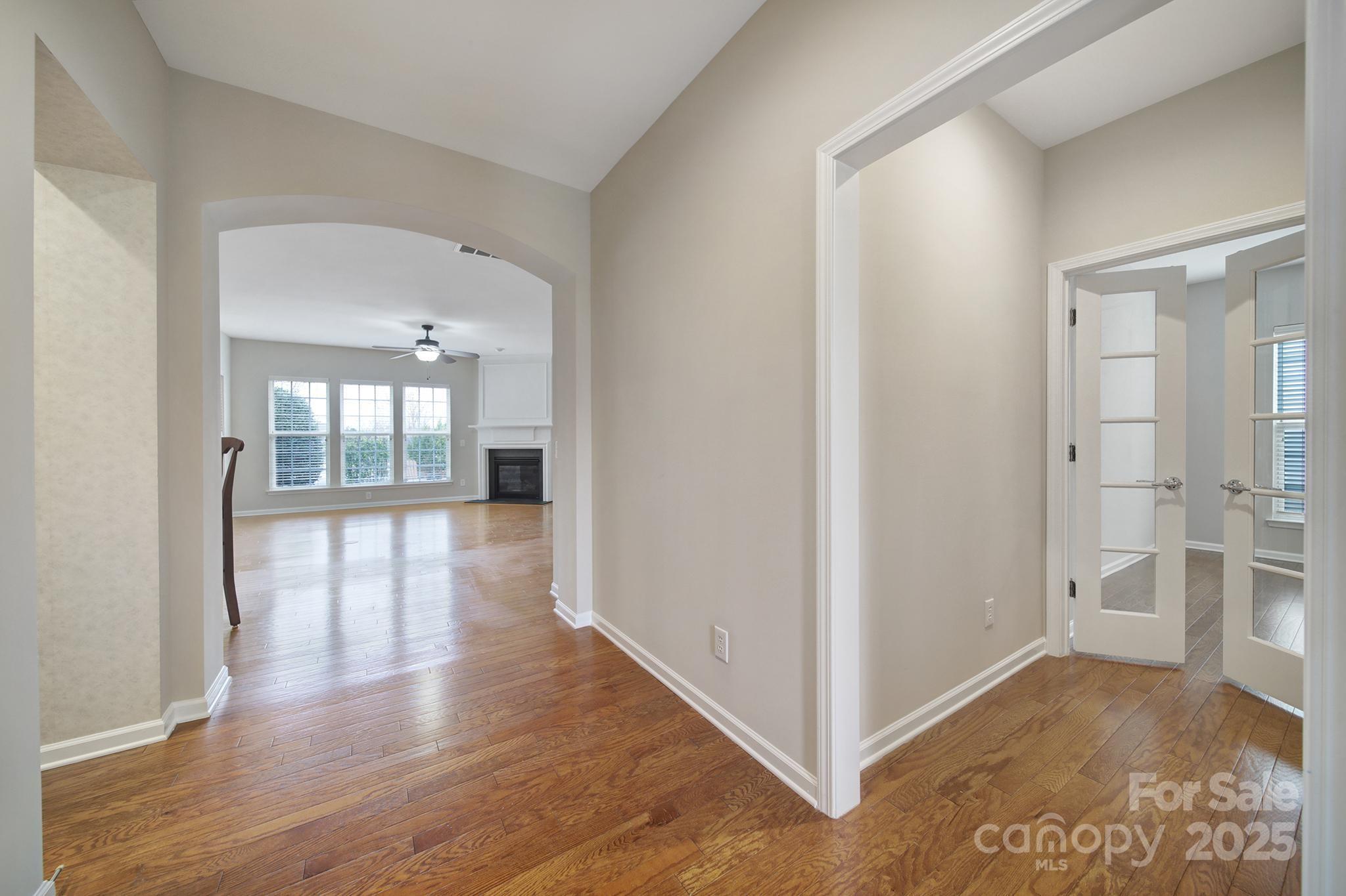 1001 Mesa Verde Drive Property Photo 2