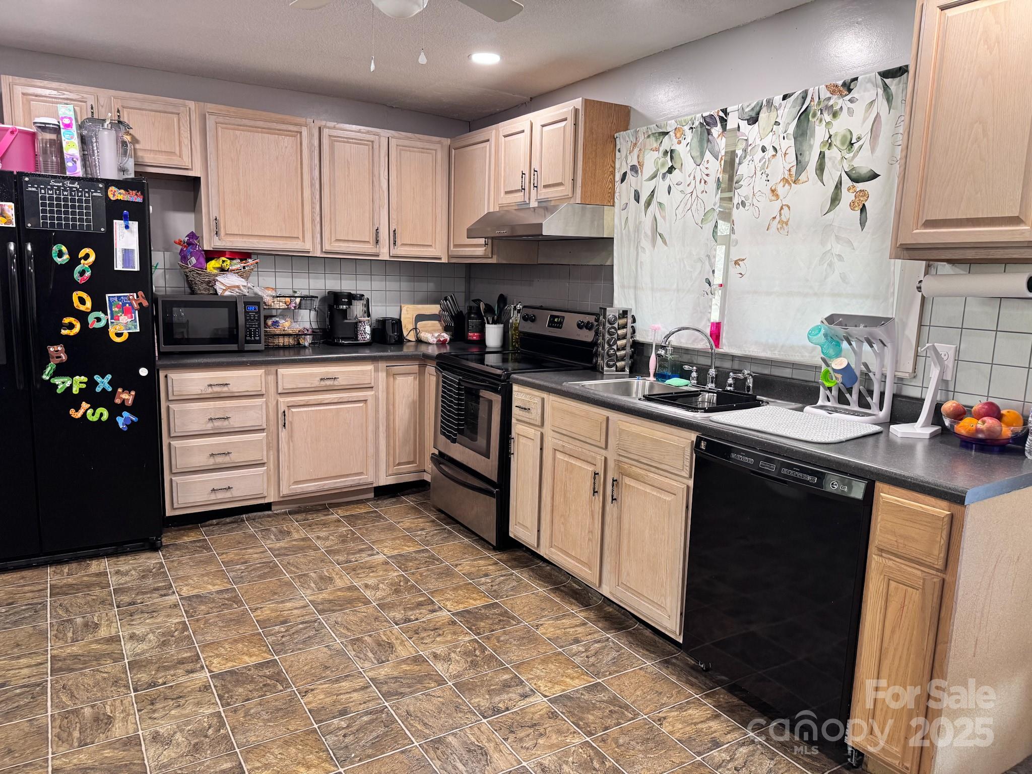 1284 Harmony Grove Road Property Photo 5