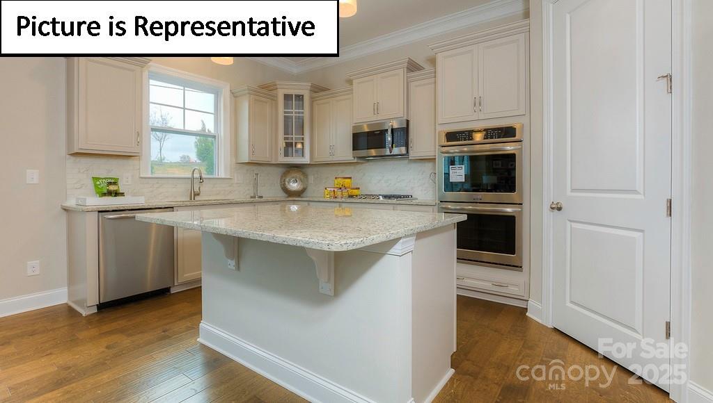 7009 Sylvan Retreat Drive Property Photo 15