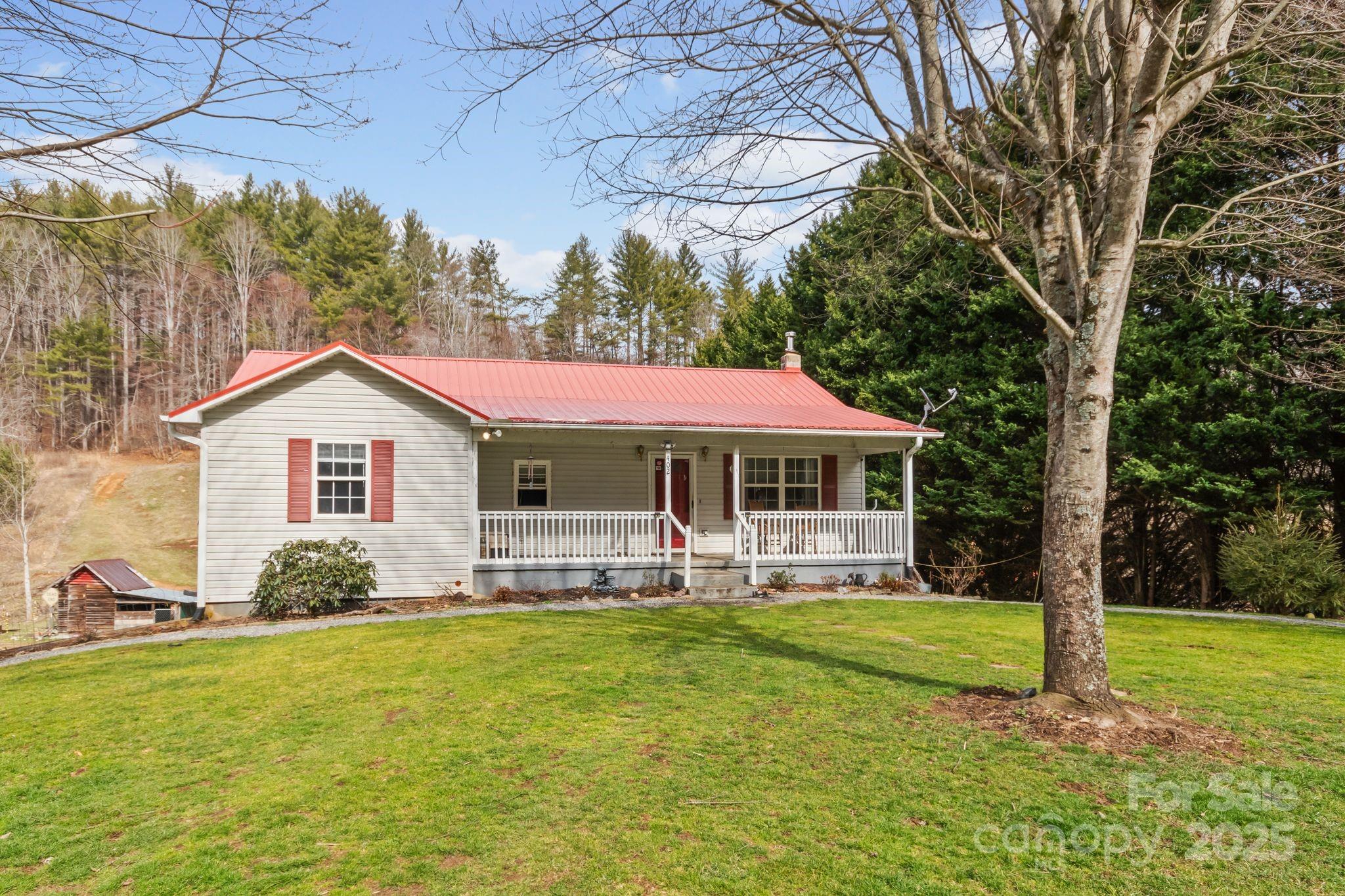 402 Willis Cove Road Property Photo