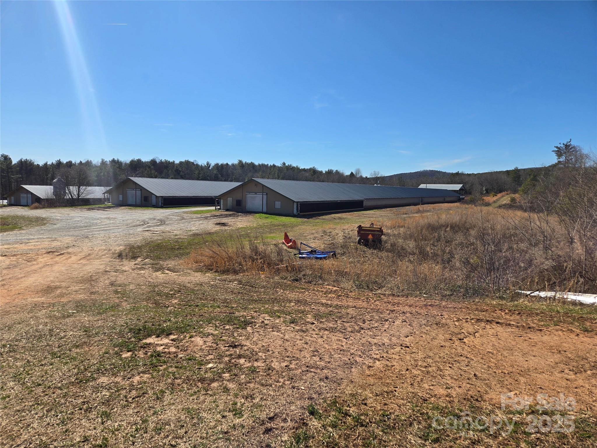580 Vineyard Drive Property Photo 5