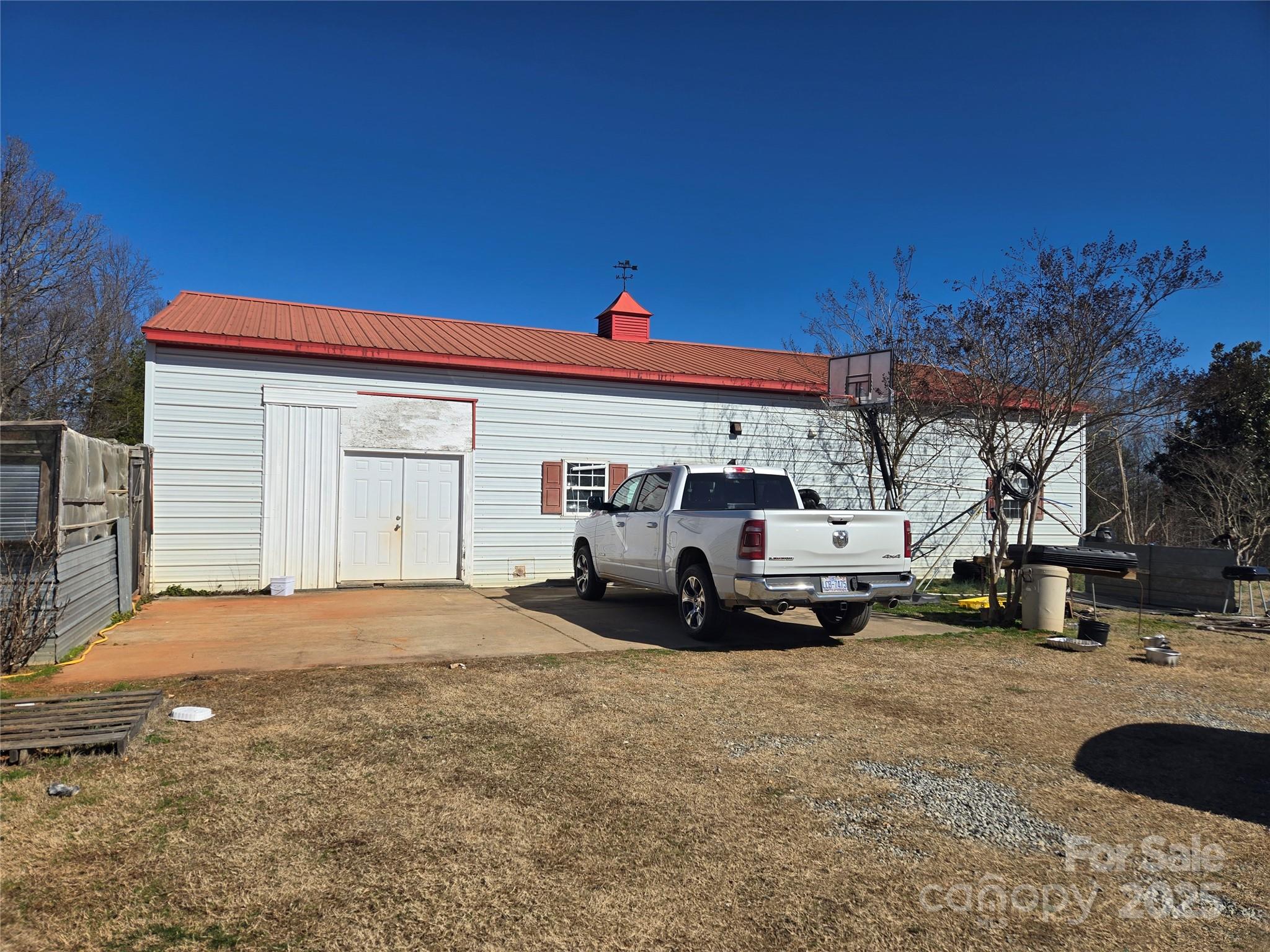 580 Vineyard Drive Property Photo 7
