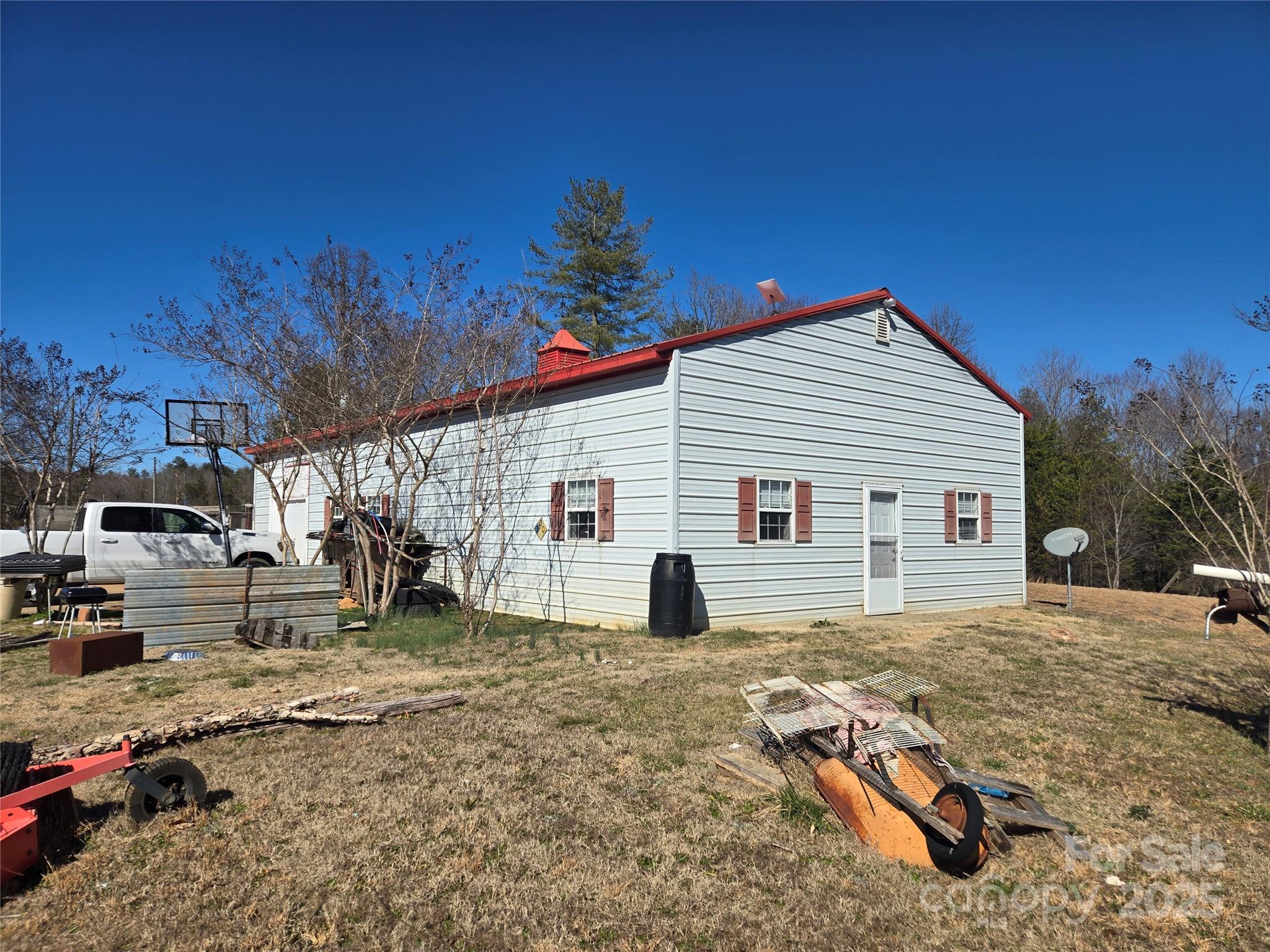 580 Vineyard Drive Property Photo 8