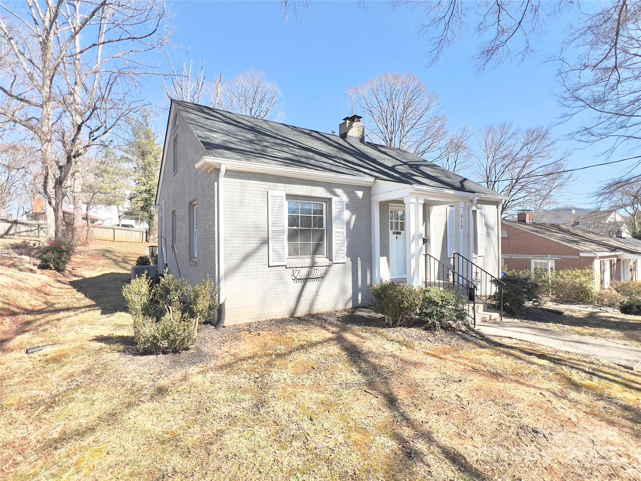 312 Sharon Avenue Property Photo
