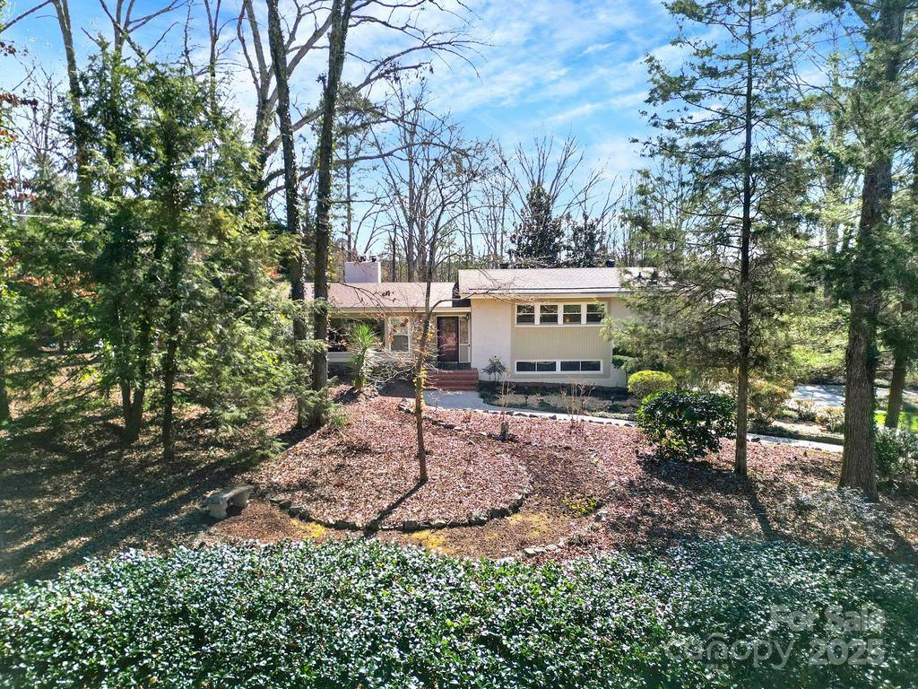 725 Skytop Road Property Photo