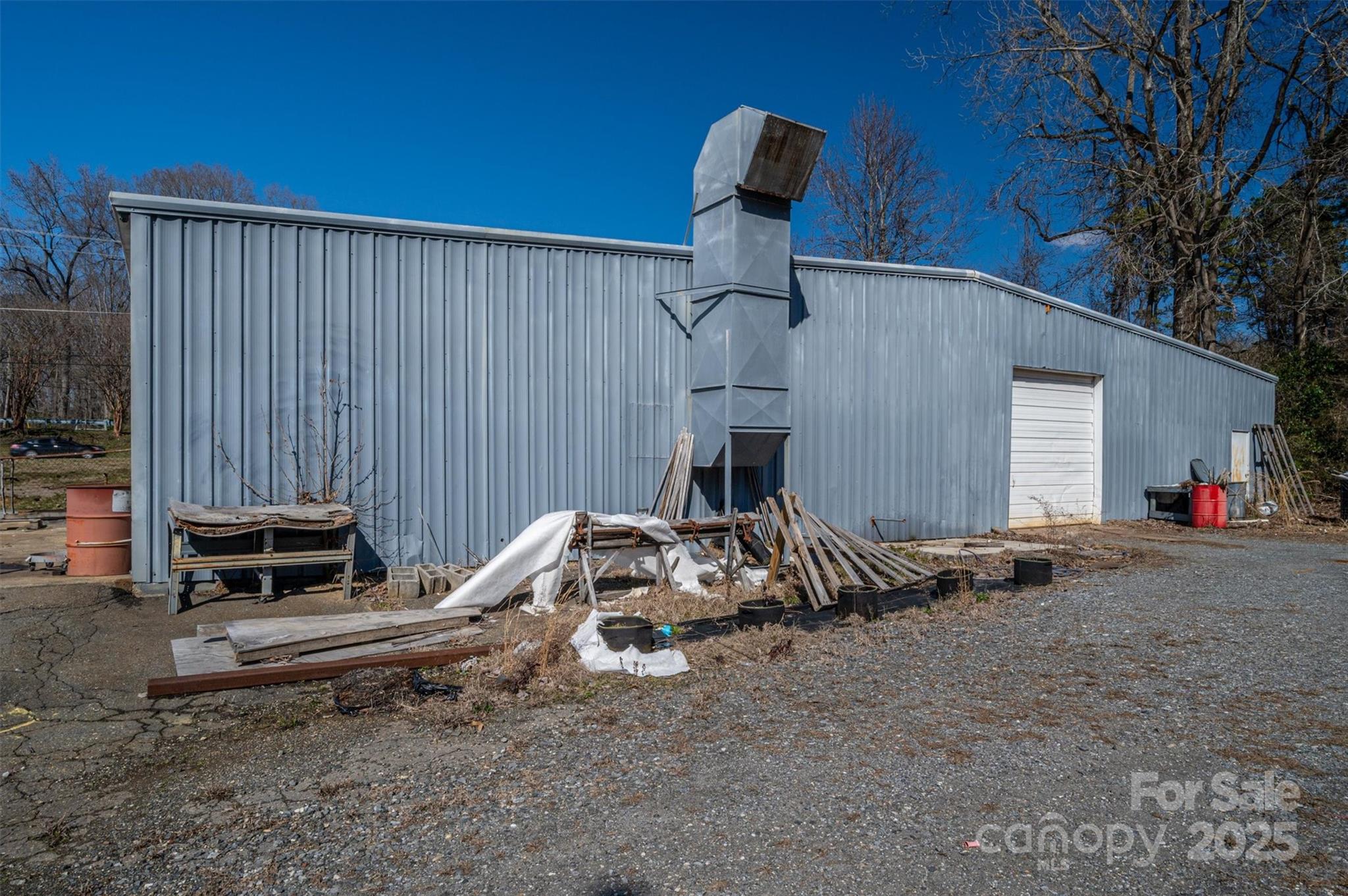 2755 W Franklin Boulevard Property Photo 9