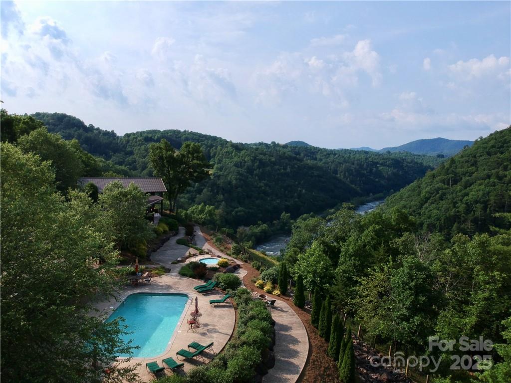 3641 French Broad Parkway 5 Property Photo 3