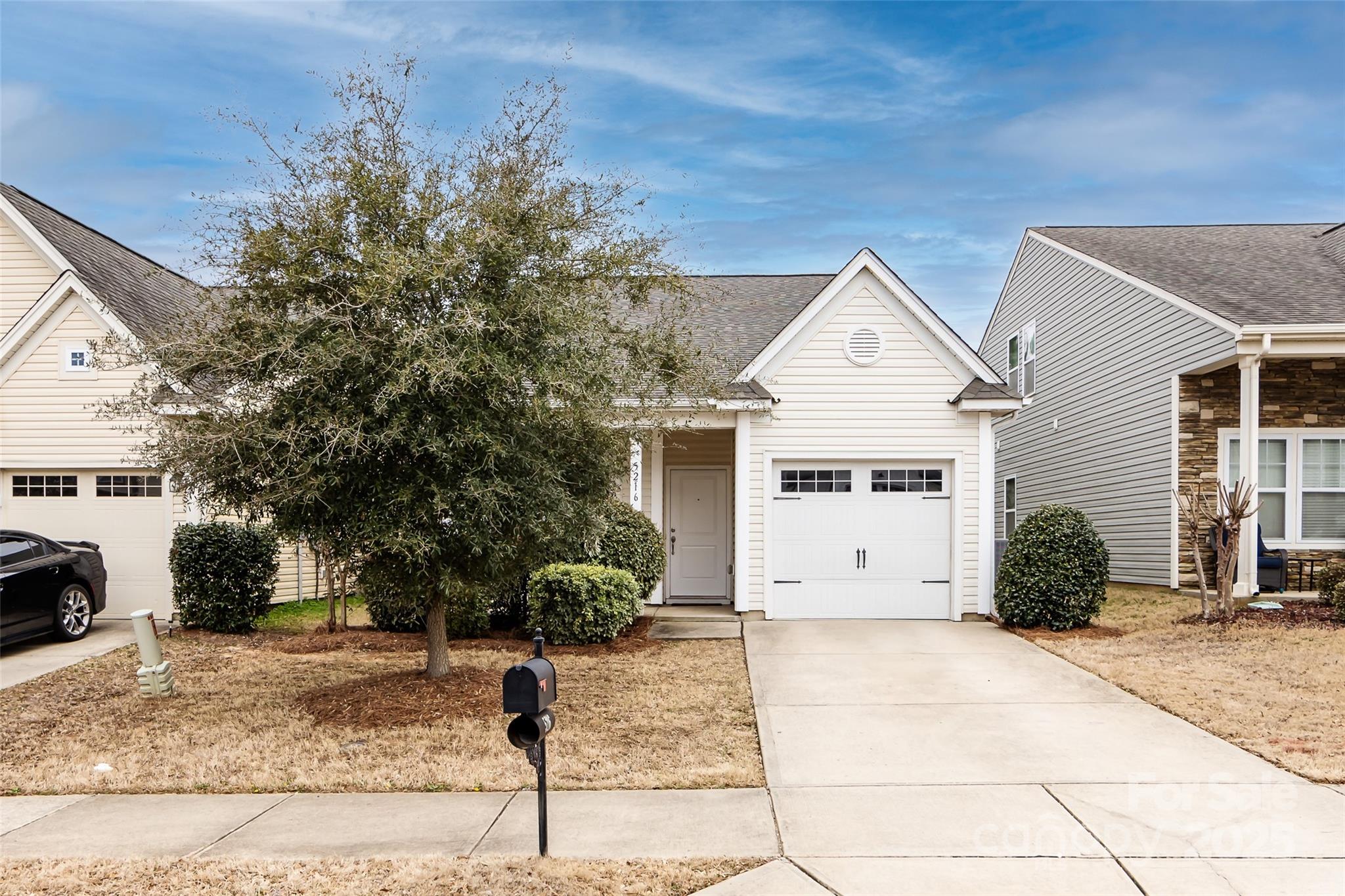 5216 Crystal Lakes Drive Property Photo 3