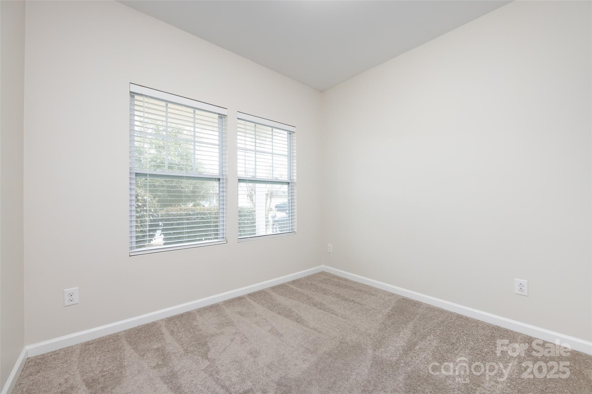 5216 Crystal Lakes Drive Property Photo 7