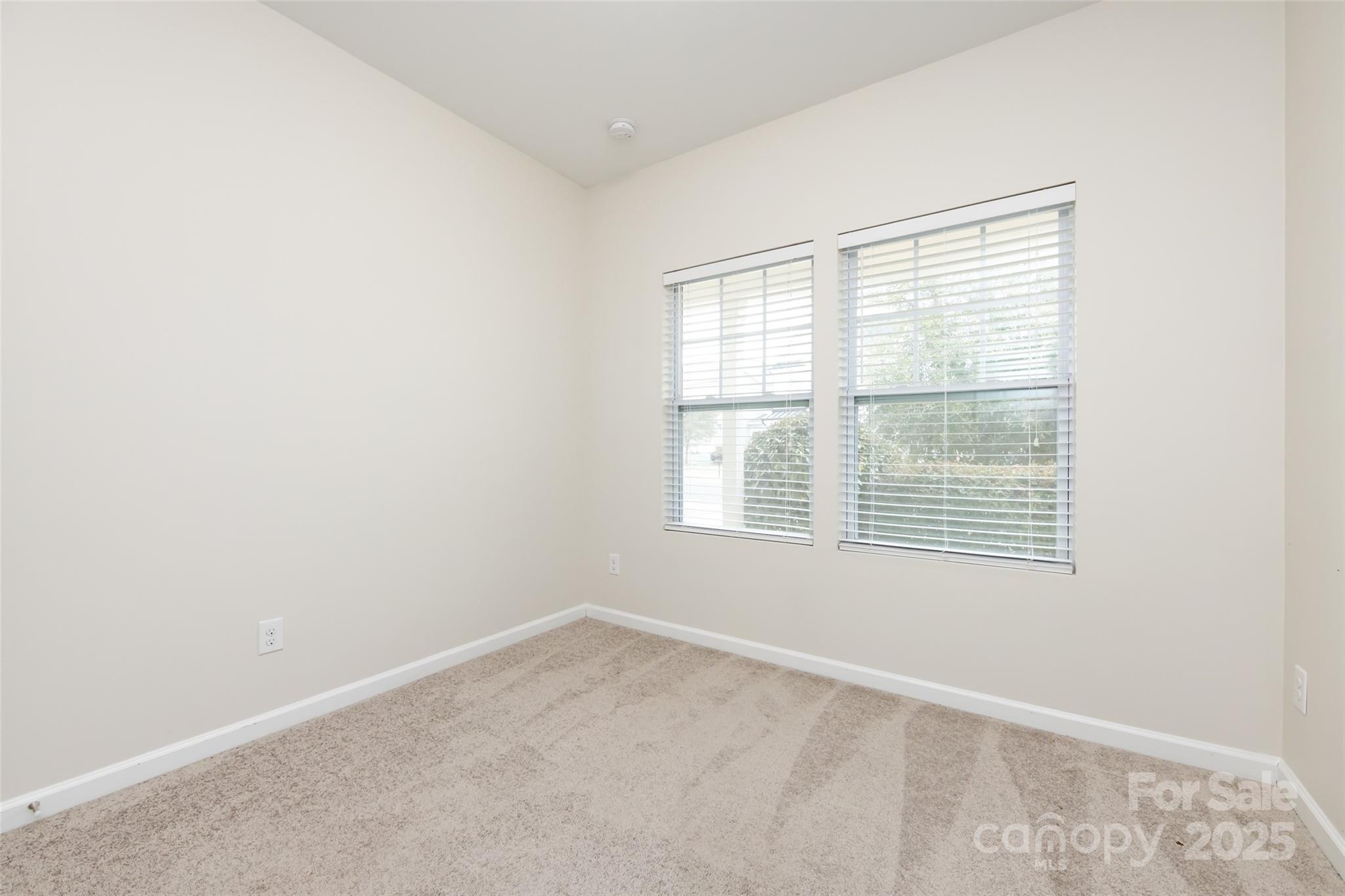 5216 Crystal Lakes Drive Property Photo 8