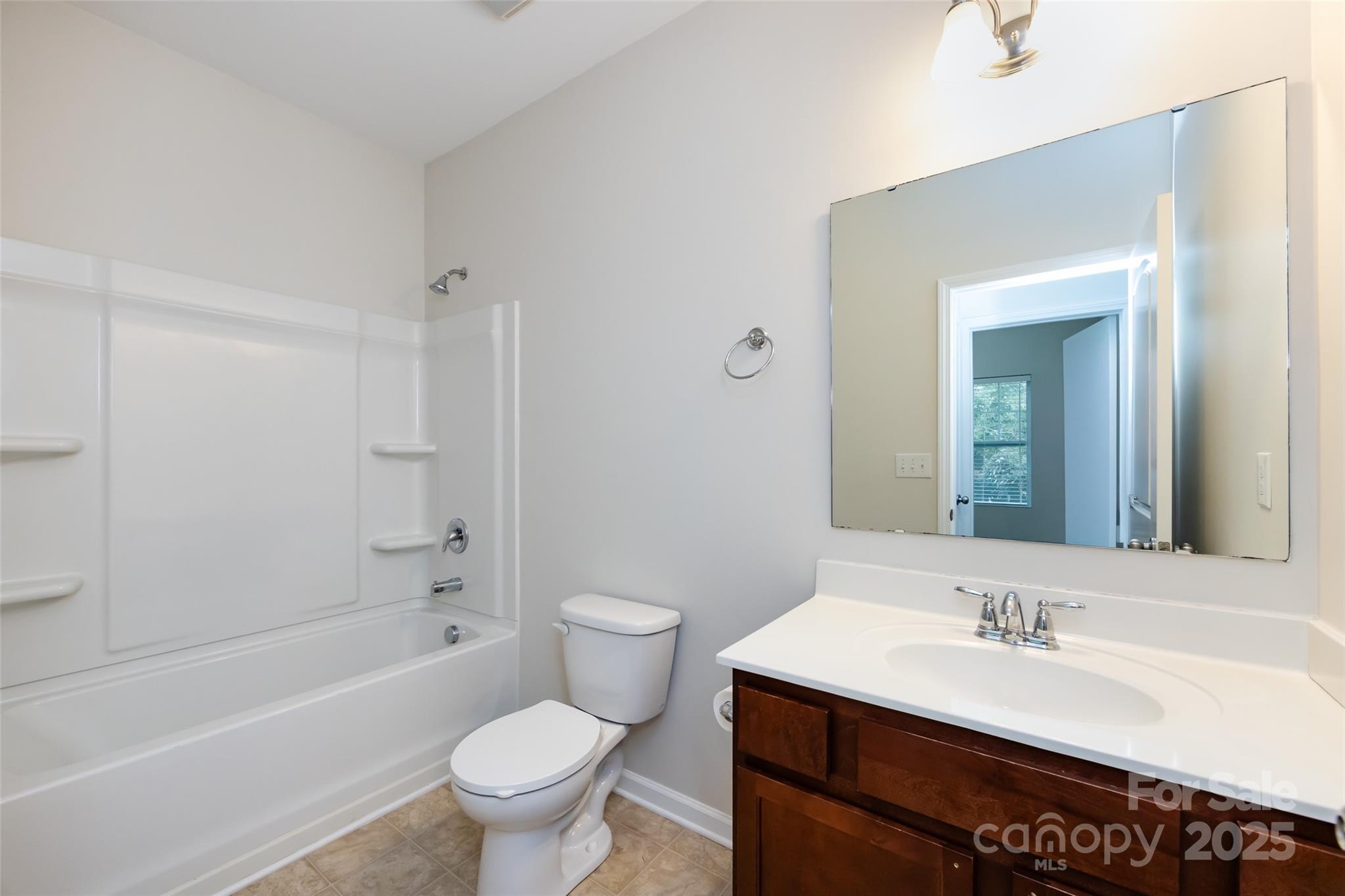 5216 Crystal Lakes Drive Property Photo 11