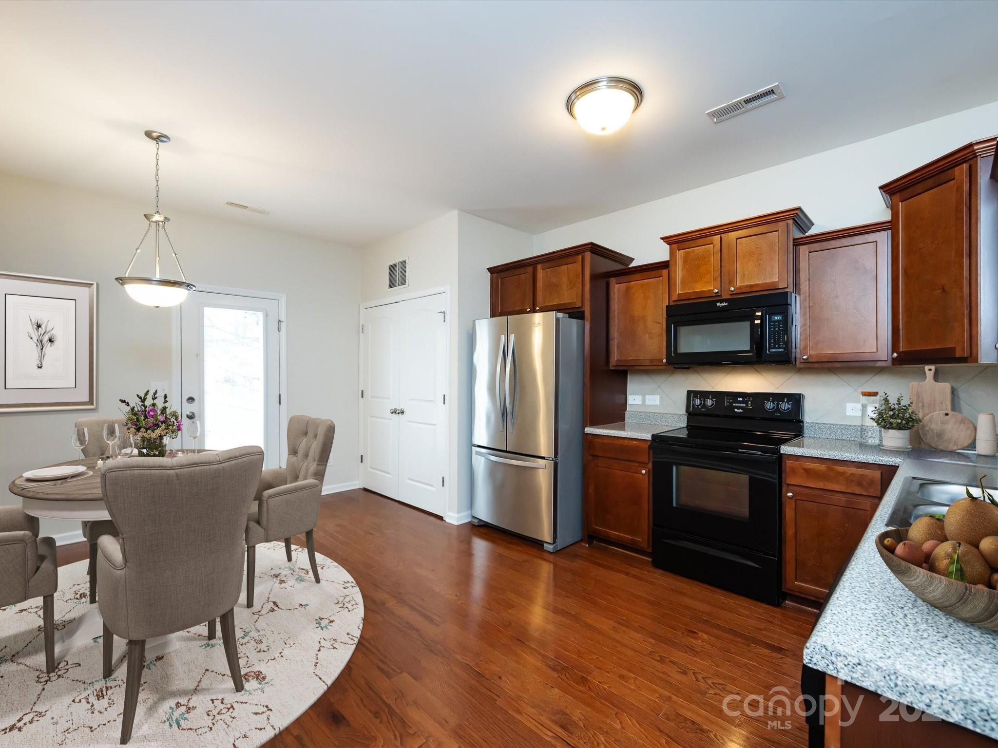 5216 Crystal Lakes Drive Property Photo 18