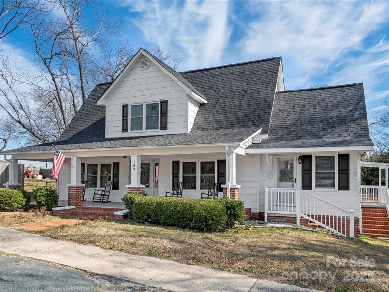107 S Pine Street Property Photo