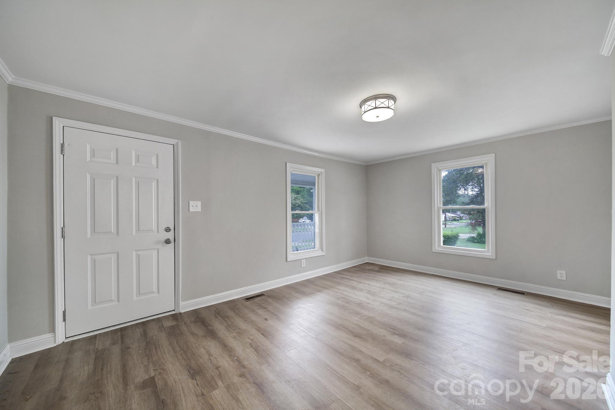 758 Jefferson Avenue Property Photo 7