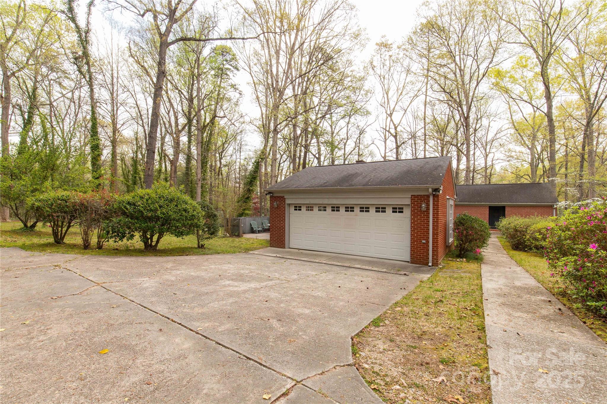 906 Forest Drive Property Photo 10