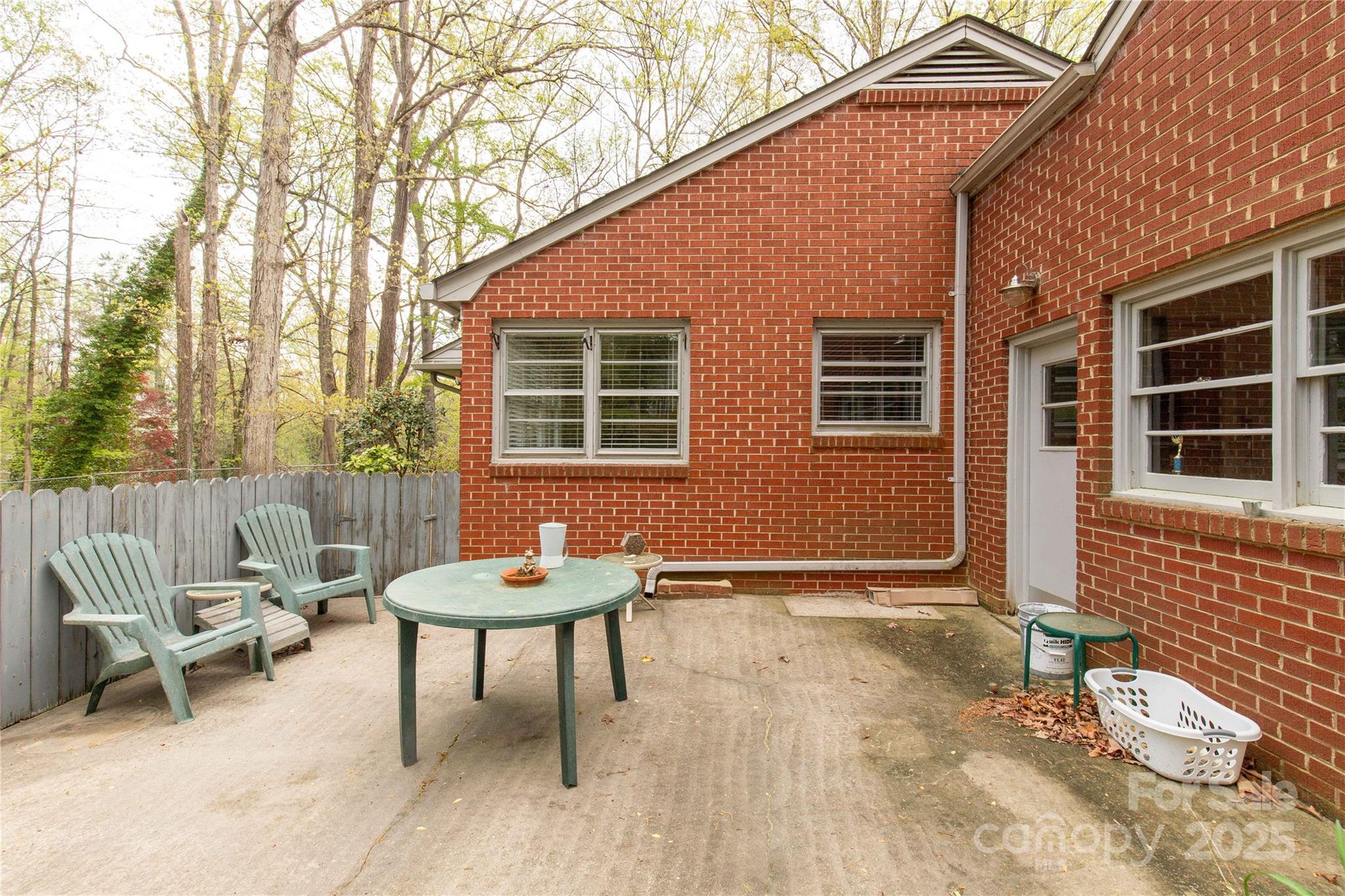 906 Forest Drive Property Photo 12