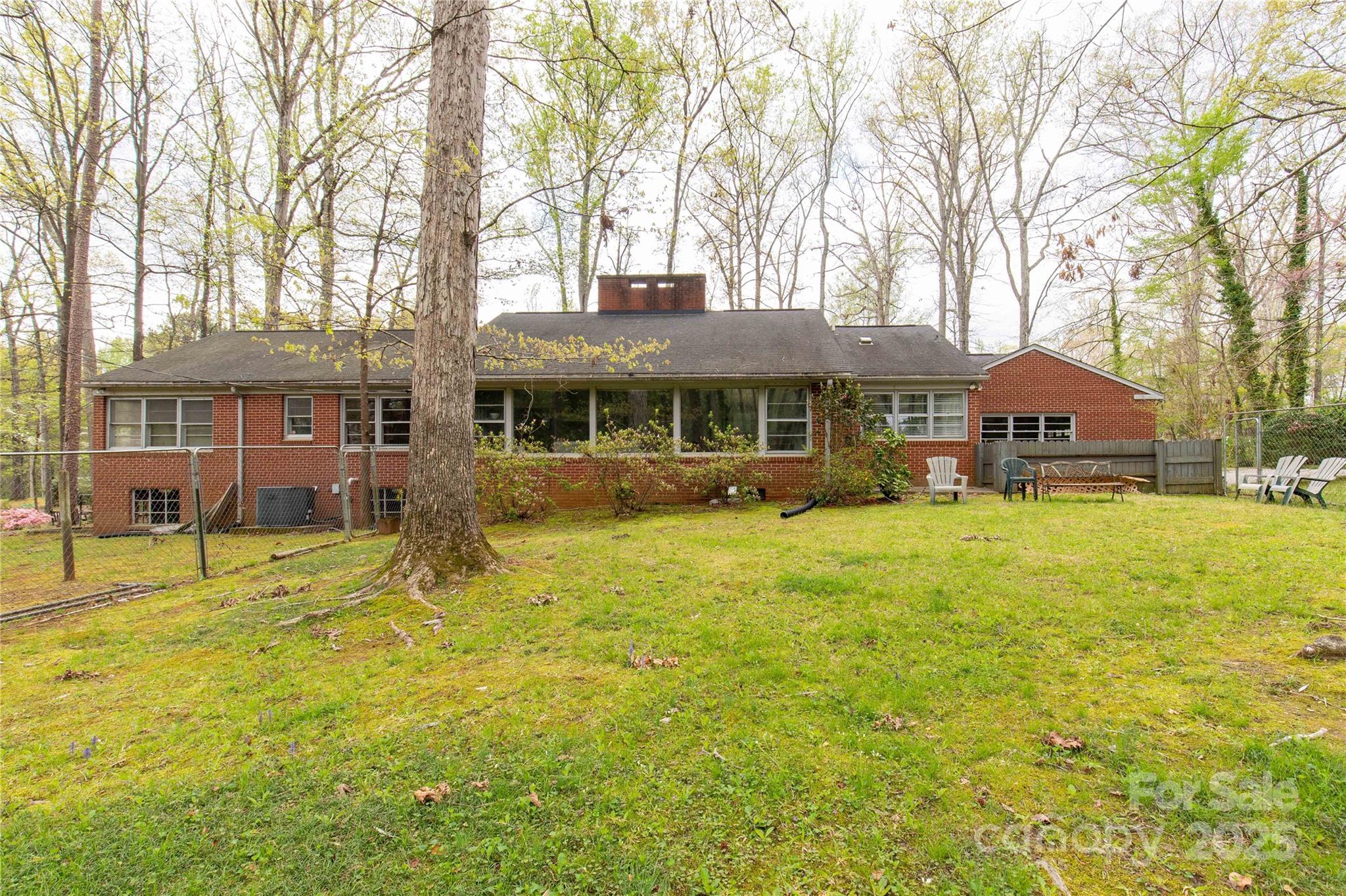 906 Forest Drive Property Photo 14