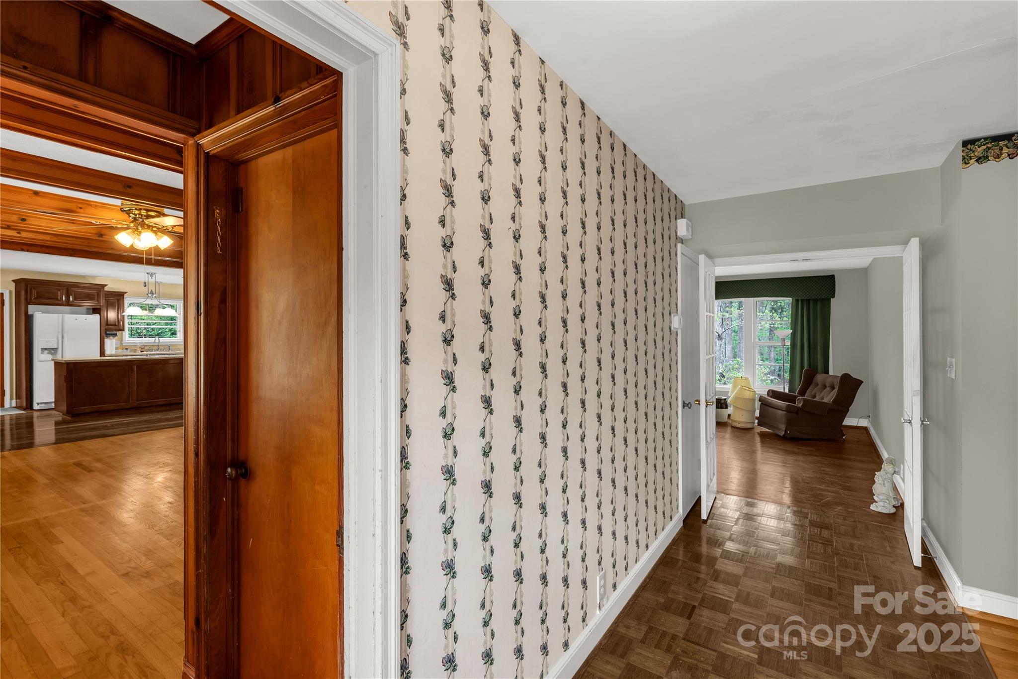 906 Forest Drive Property Photo 16