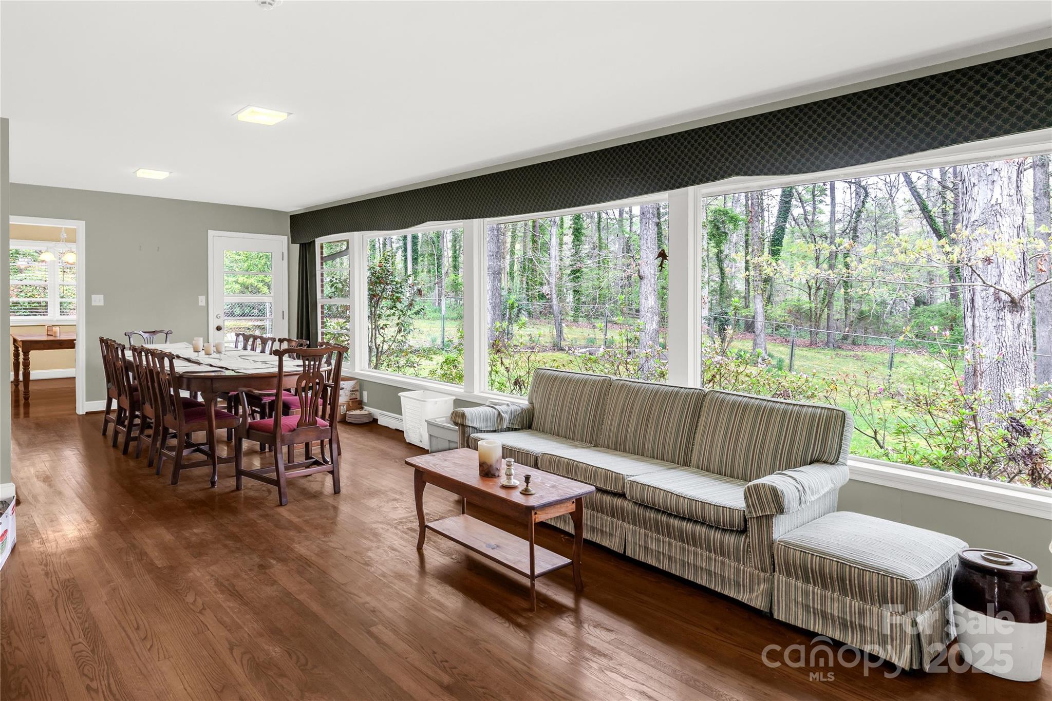 906 Forest Drive Property Photo 17