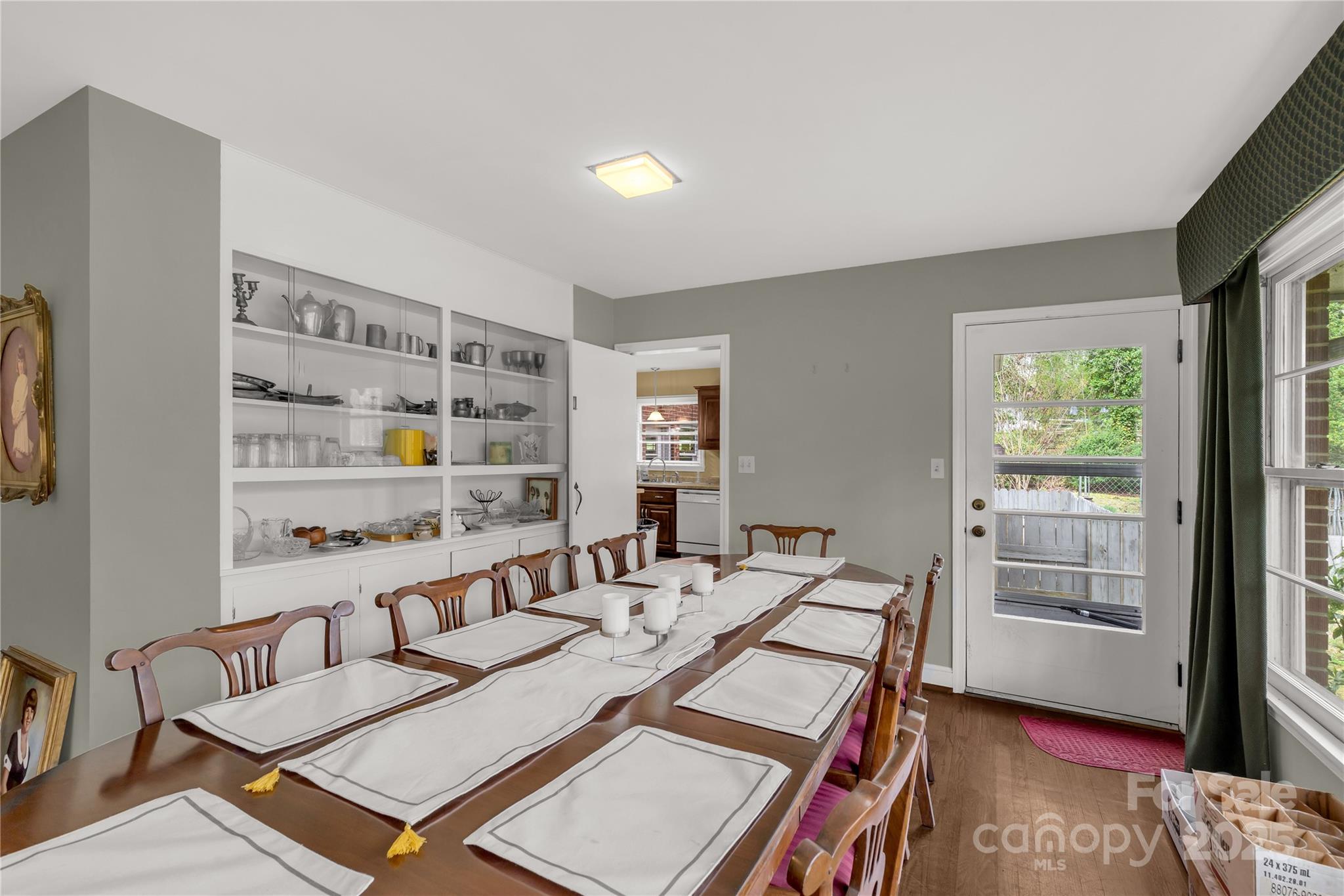 906 Forest Drive Property Photo 18