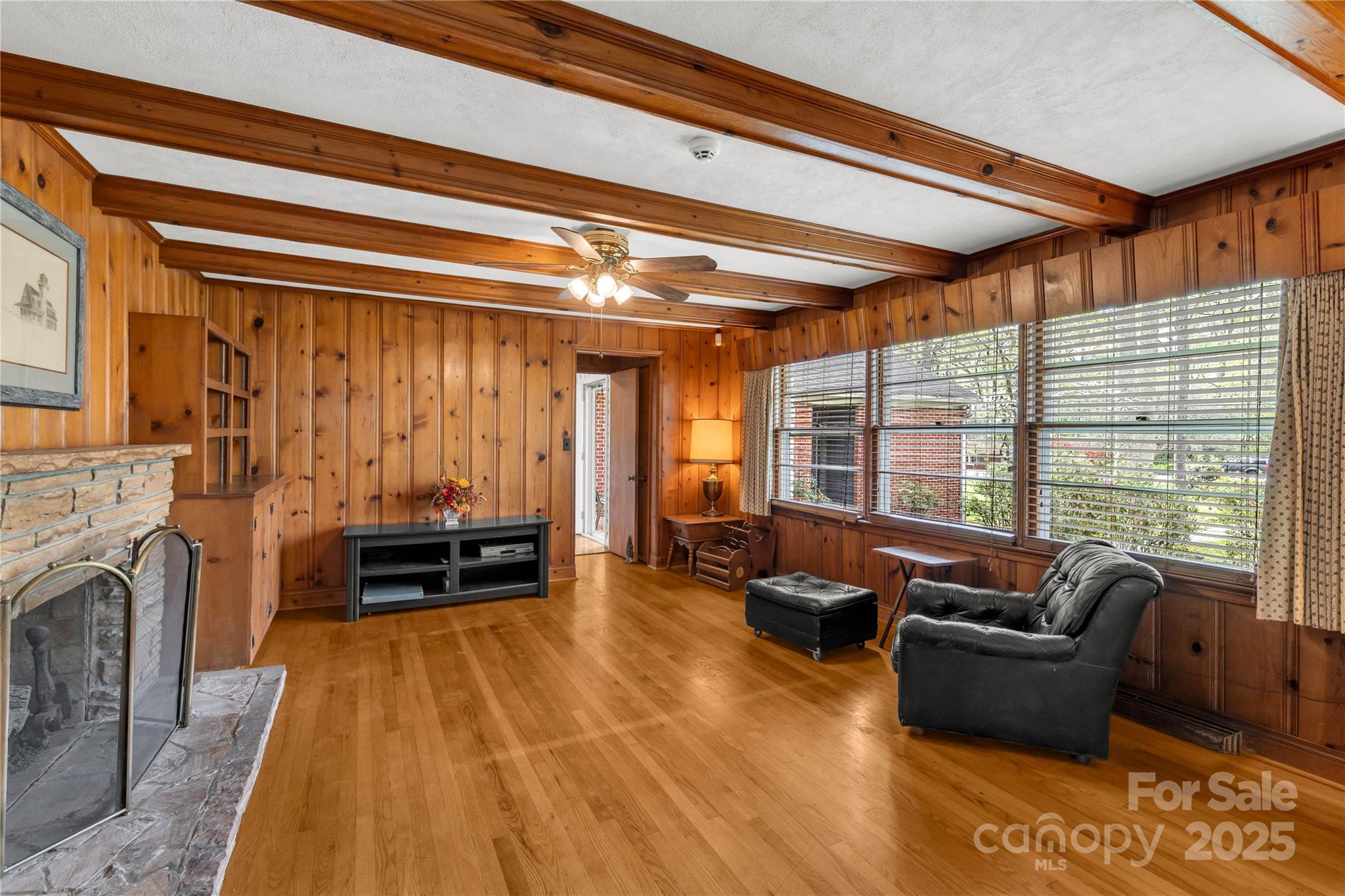 906 Forest Drive Property Photo 22