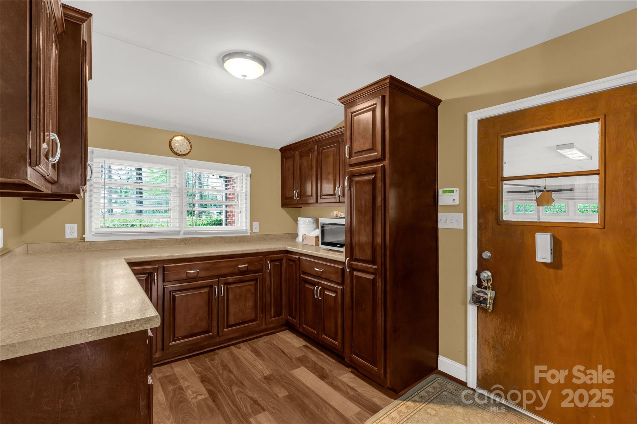 906 Forest Drive Property Photo 25