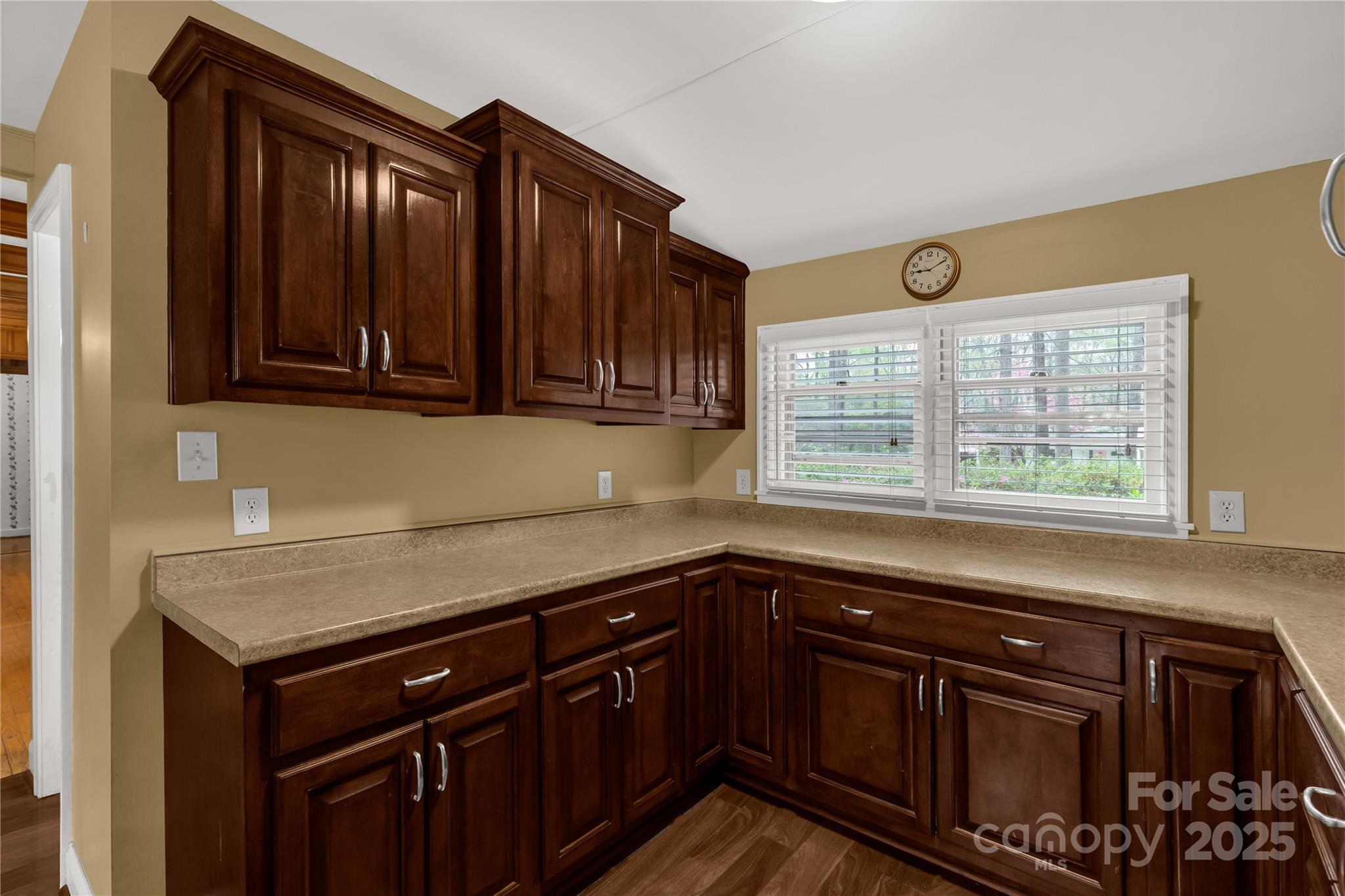 906 Forest Drive Property Photo 27