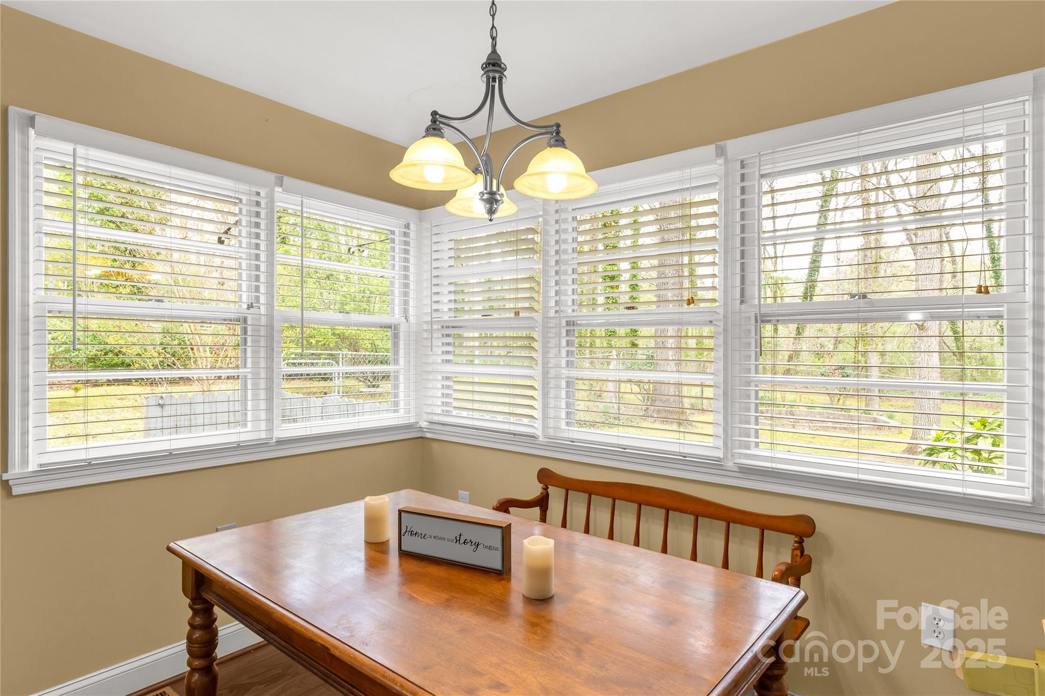 906 Forest Drive Property Photo 28