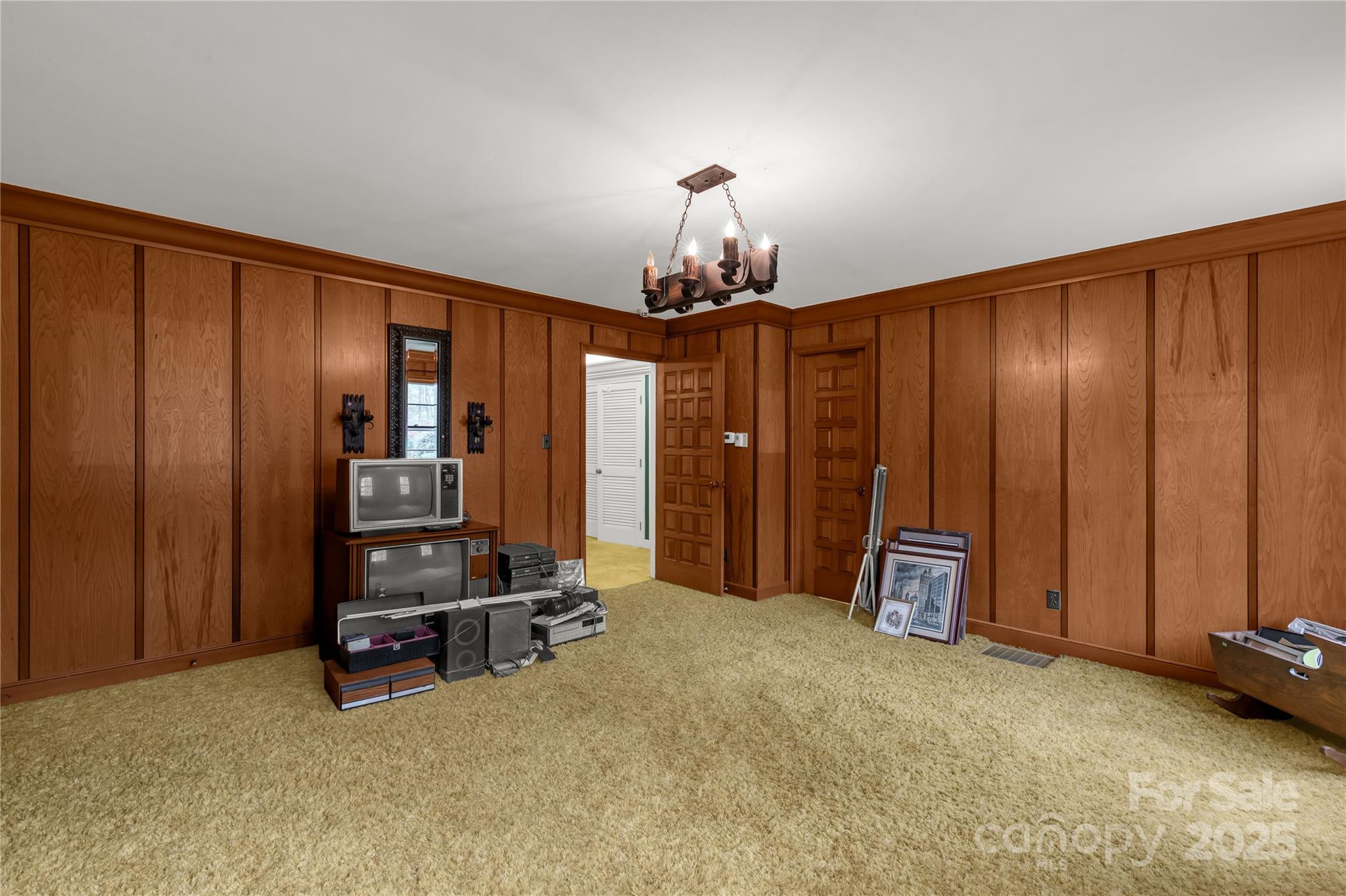 906 Forest Drive Property Photo 38