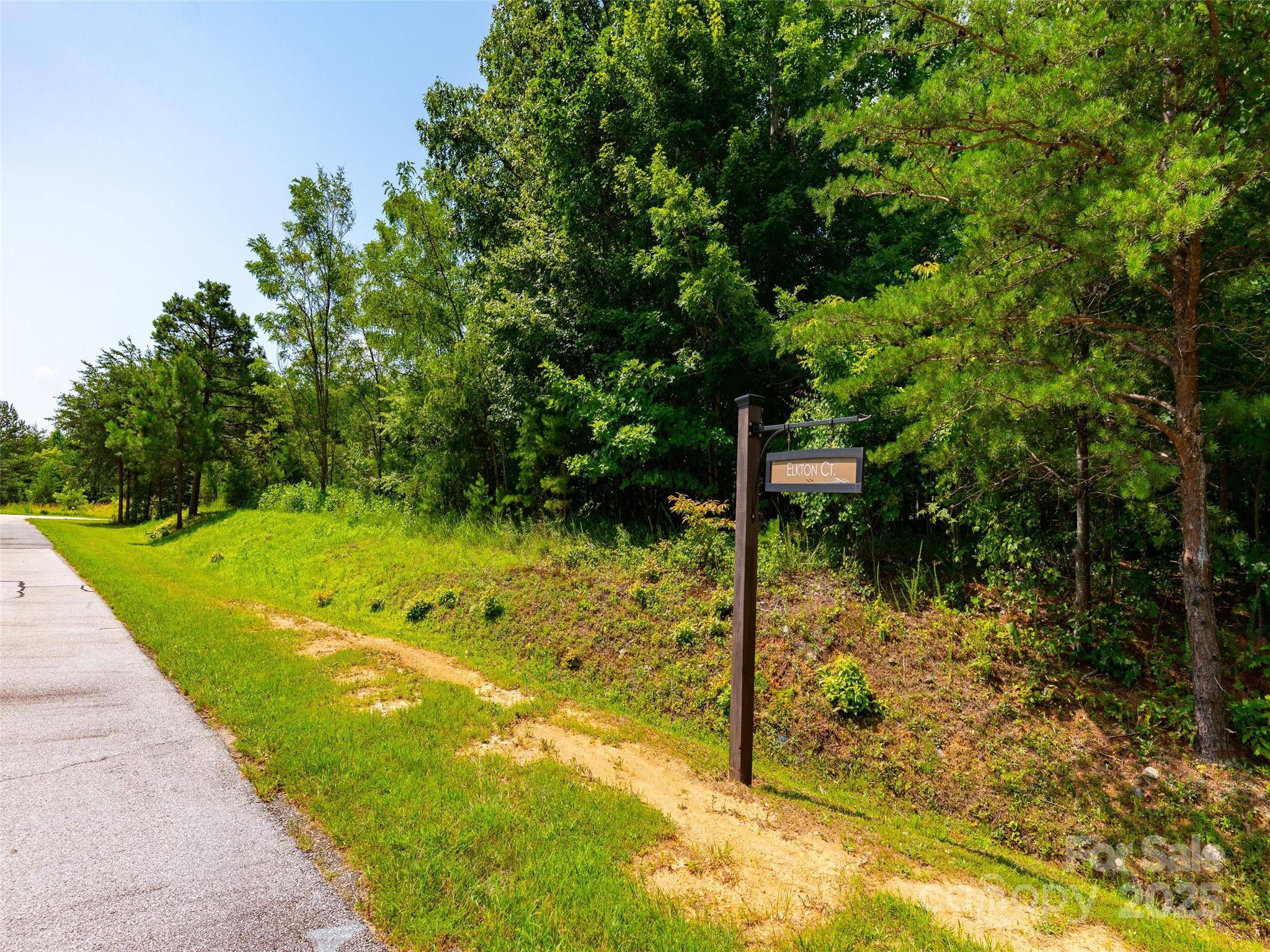 142 Elkton Court Property Photo 8