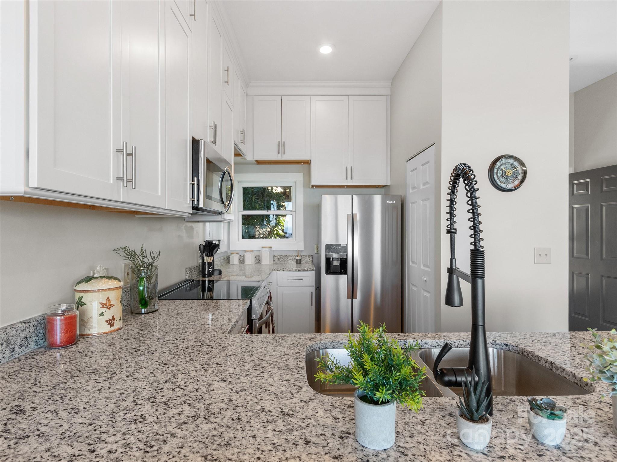 140 Slickrock Road F4 Property Photo 6